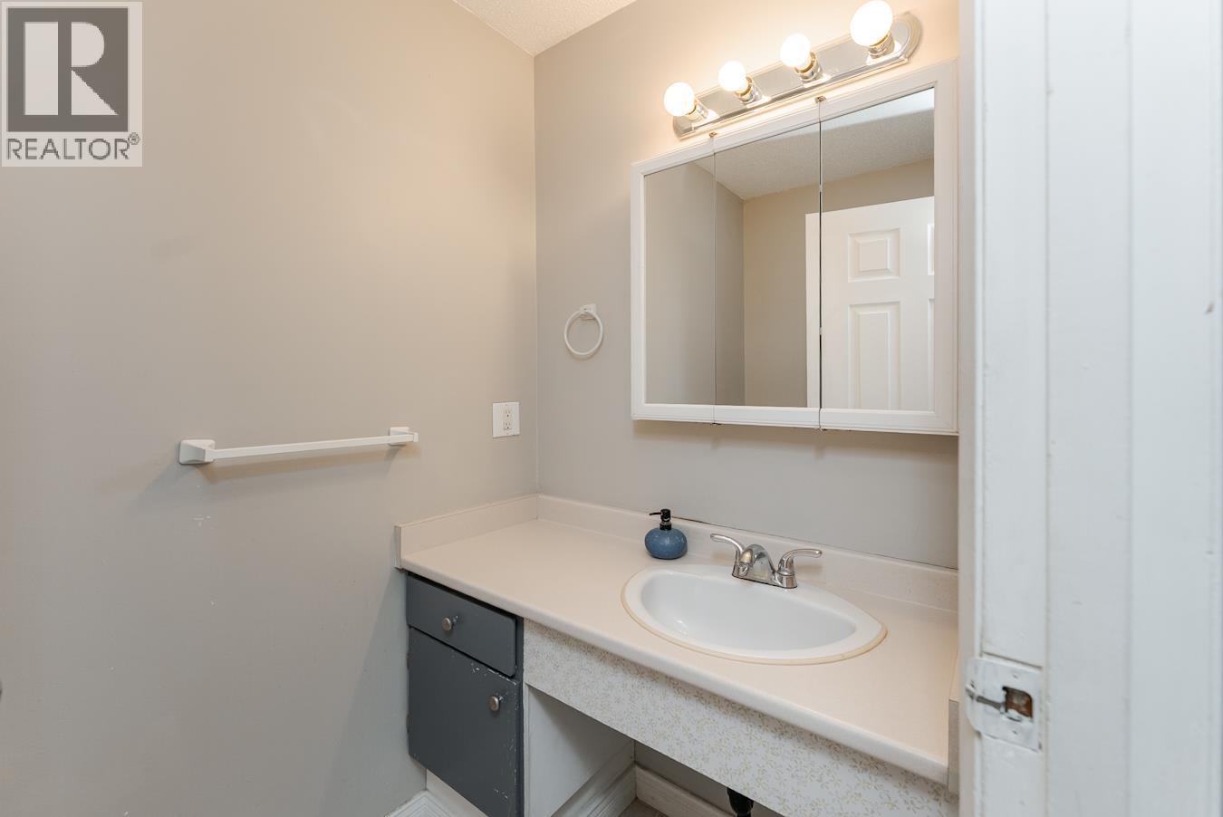 109 4045 1ST AVENUE, Prince George