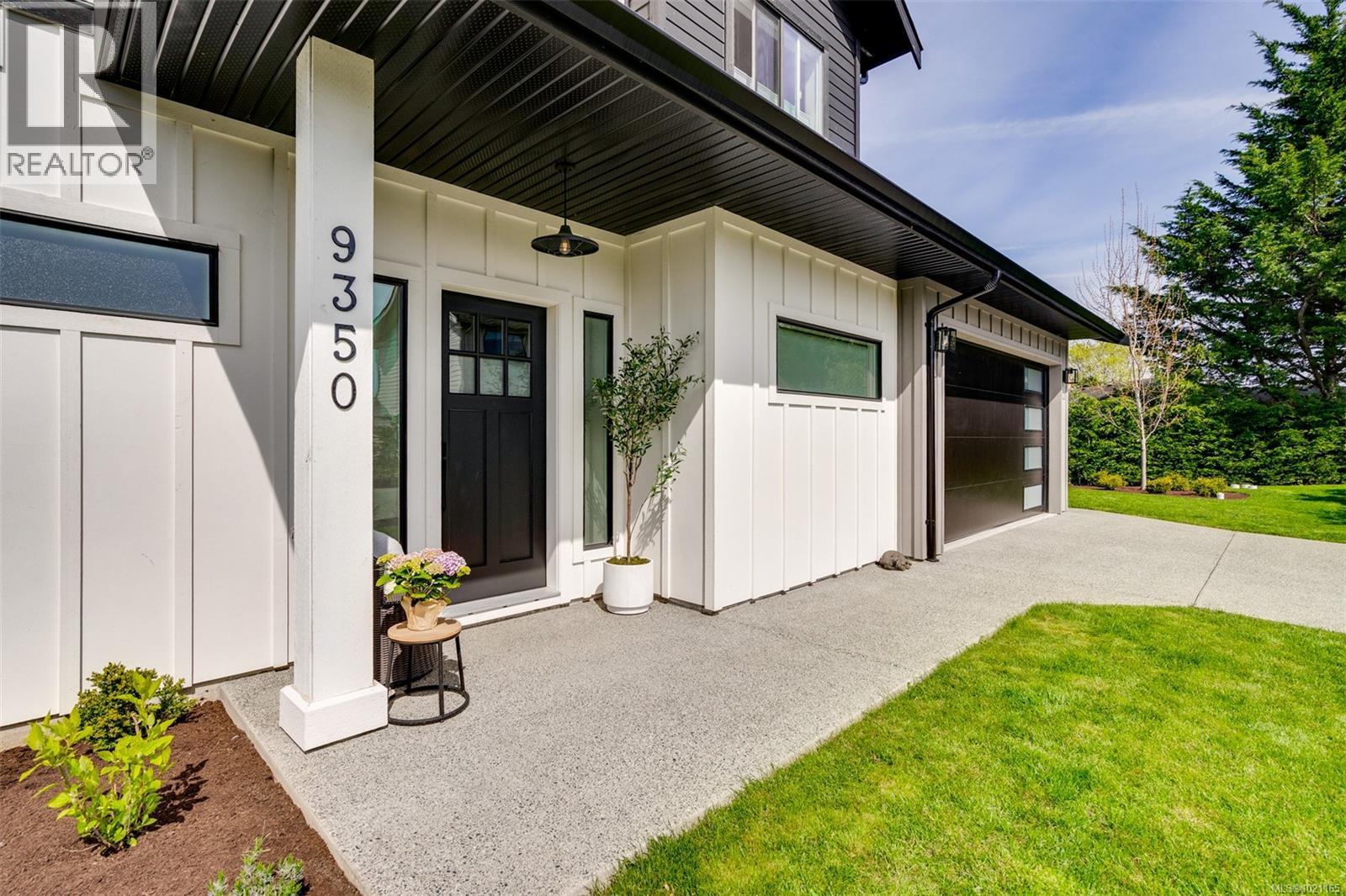 9350 East Saanich Rd, North Saanich