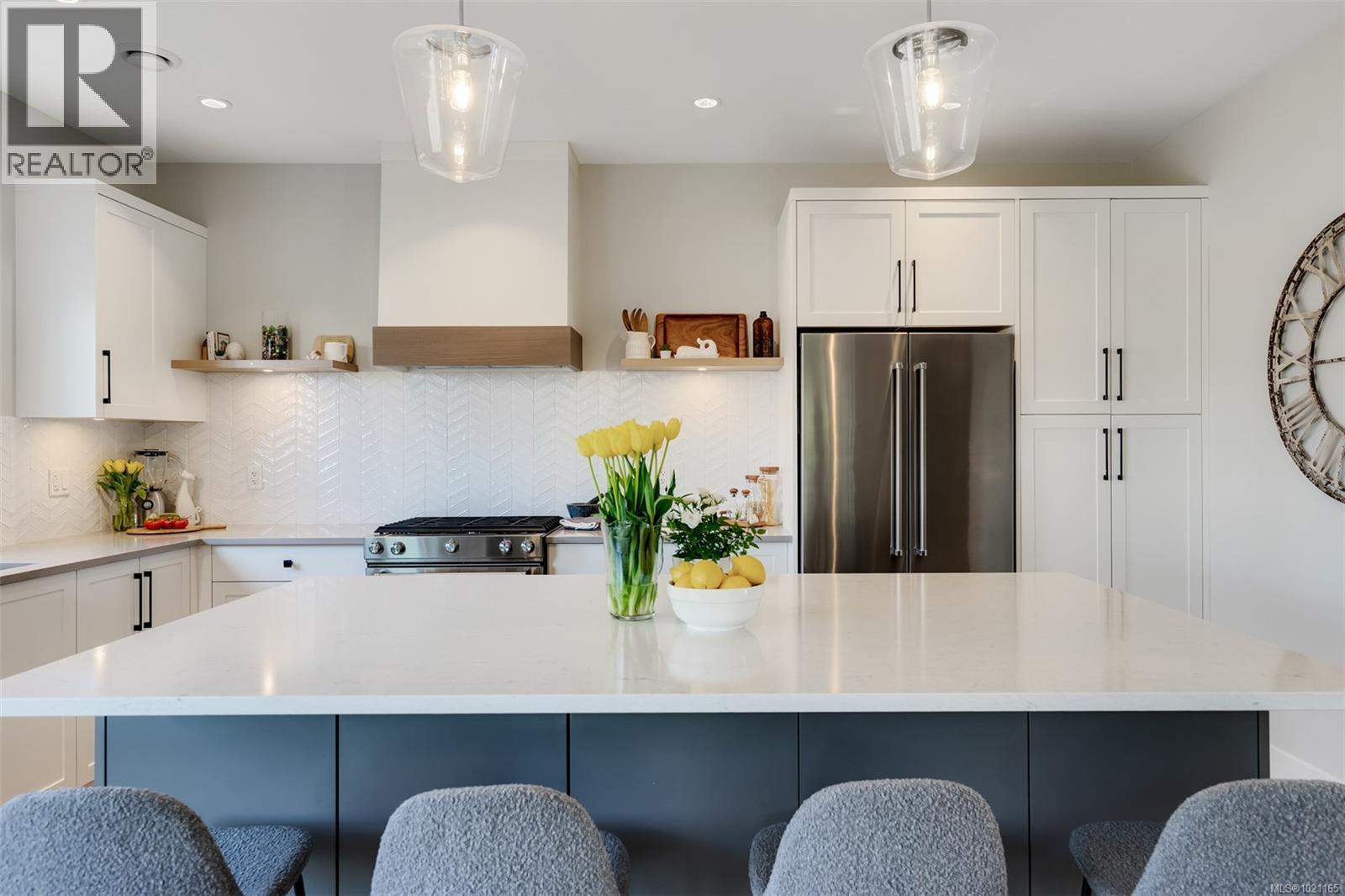 9350 East Saanich Rd, North Saanich