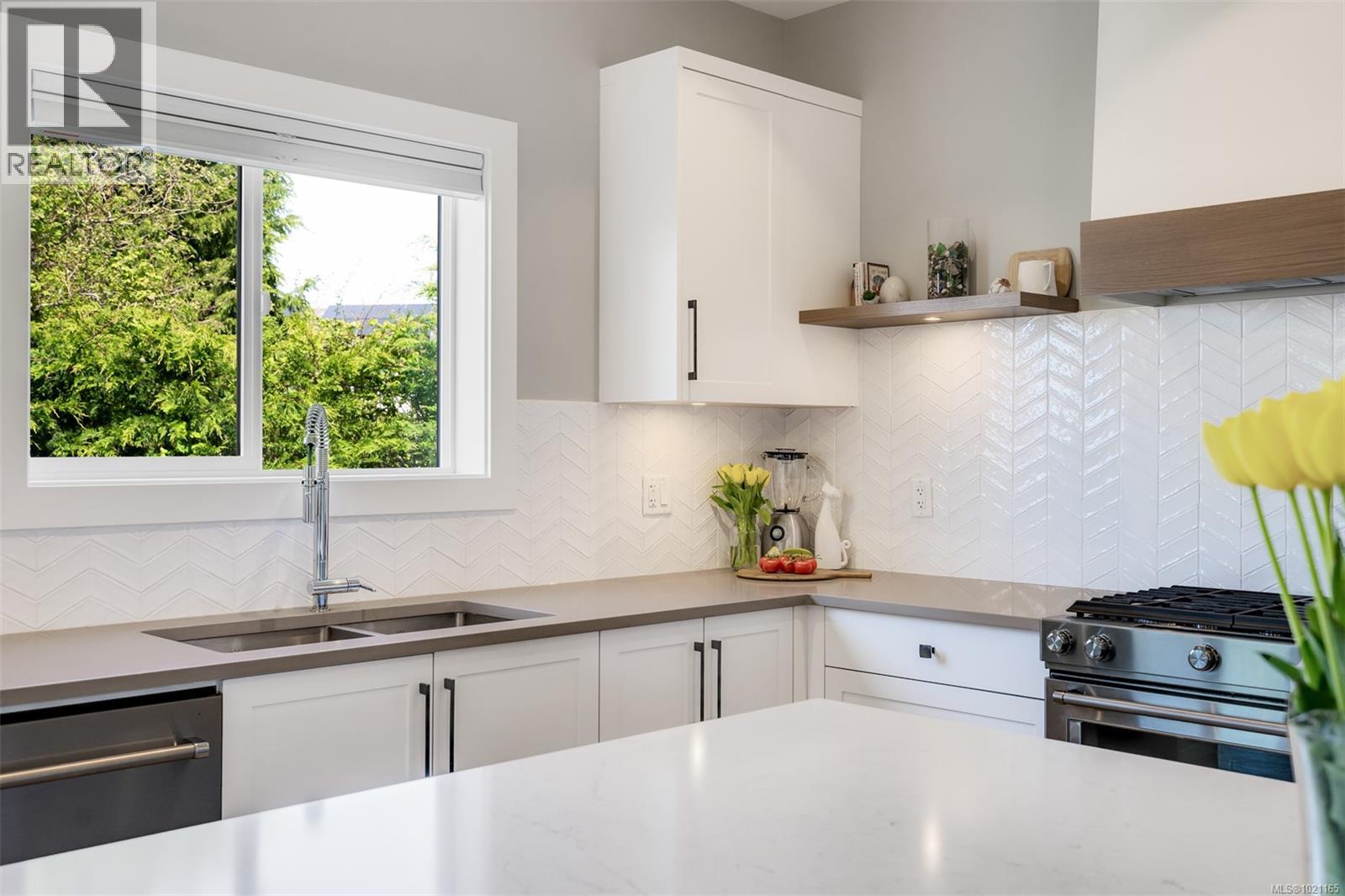 9350 East Saanich Rd, North Saanich