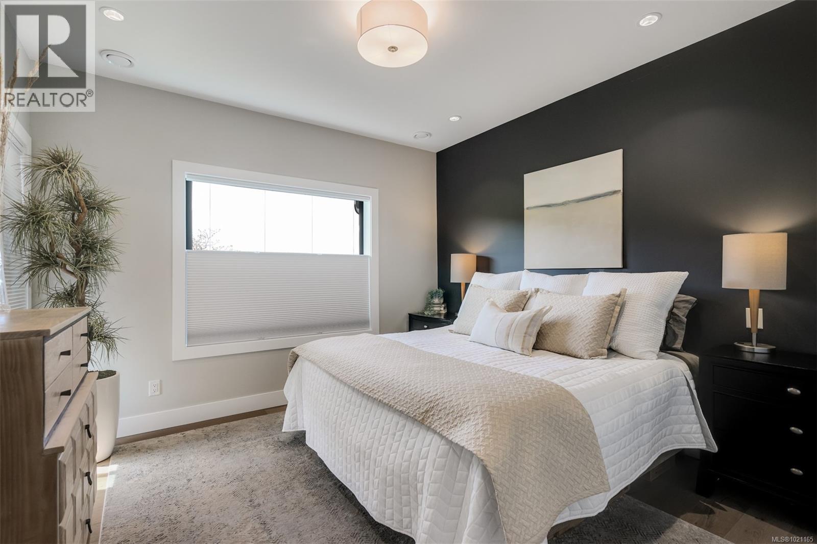 9350 East Saanich Rd, North Saanich