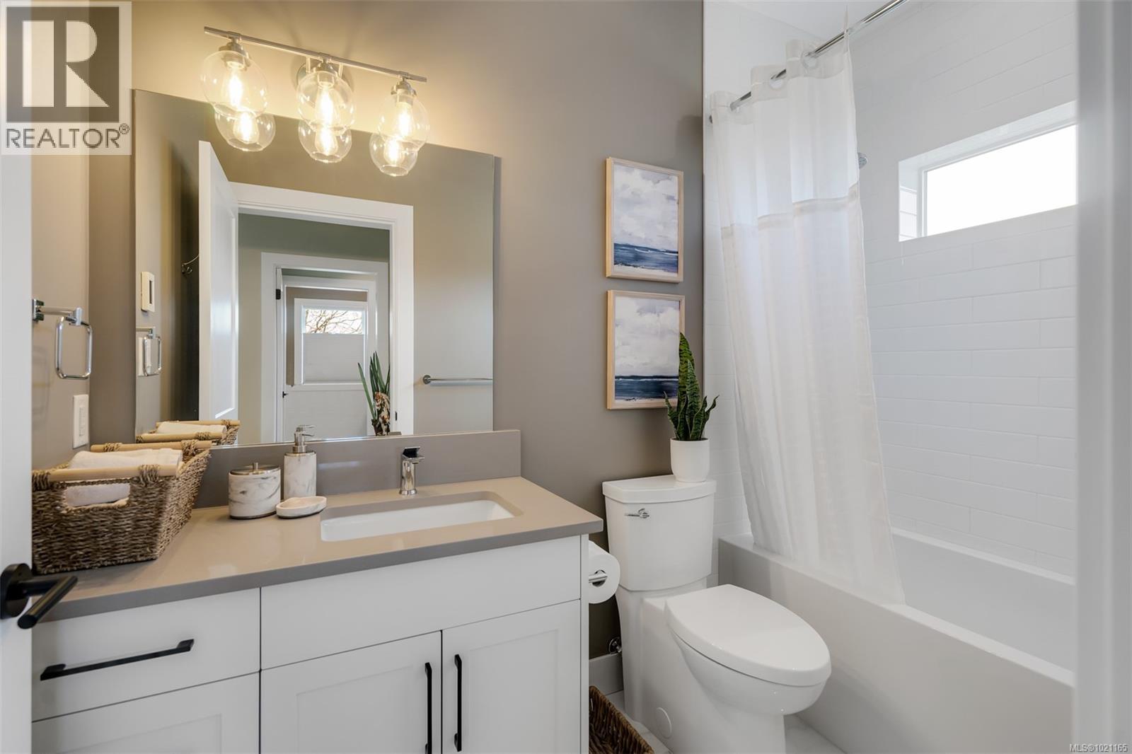 9350 East Saanich Rd, North Saanich