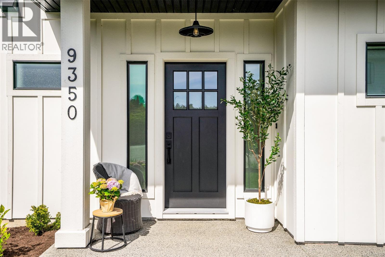 9350 East Saanich Rd, North Saanich