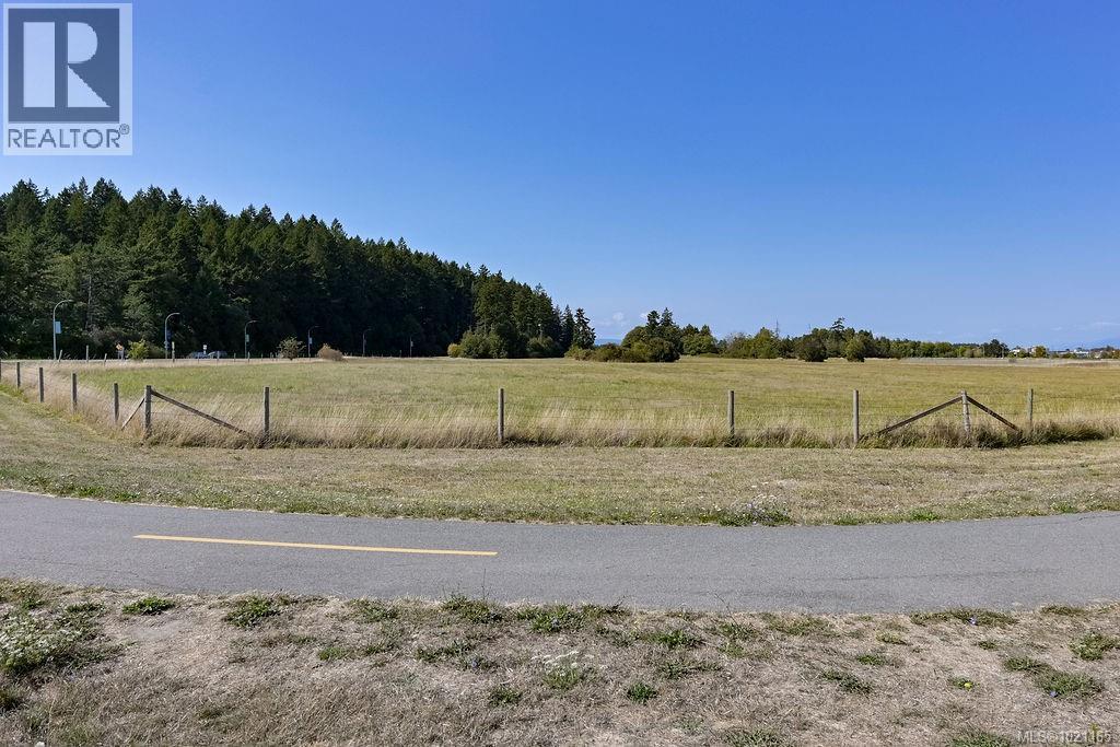 9350 East Saanich Rd, North Saanich