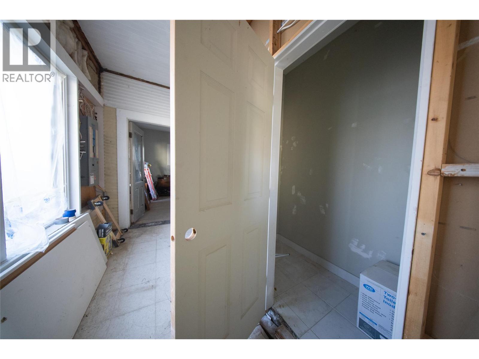  2340 Pandosy Street, Kelowna