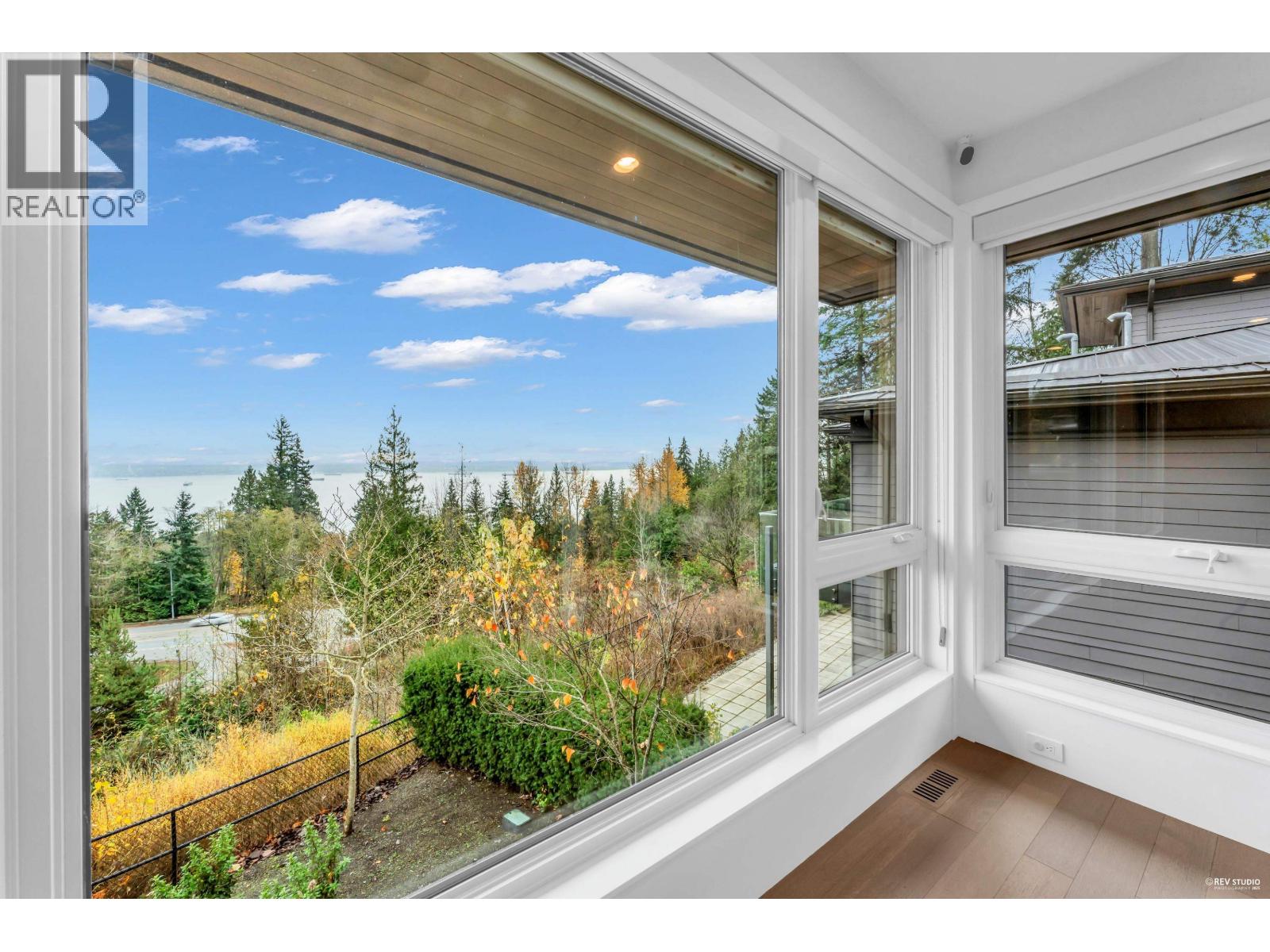 3018 BURFIELD PLACE, West Vancouver