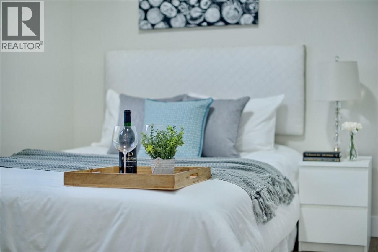 215 E 64TH AVENUE - Photo 3 of 20, Vancouver, British Columbia