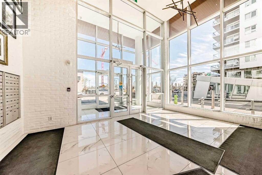 Front Entrance with concierge