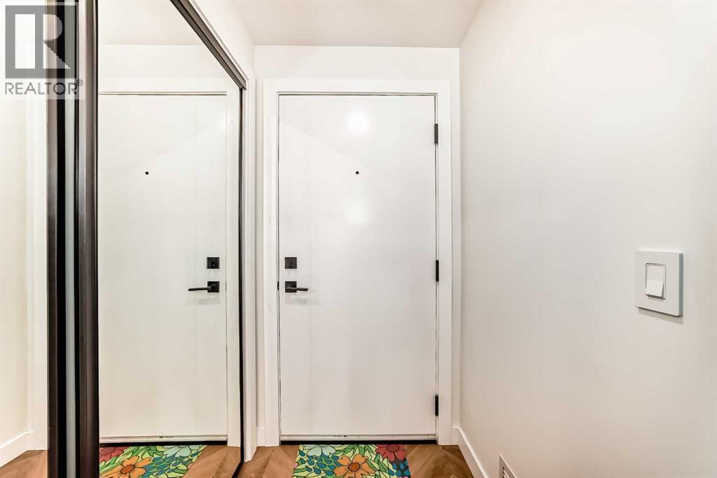 Front Hallway entrance into unit