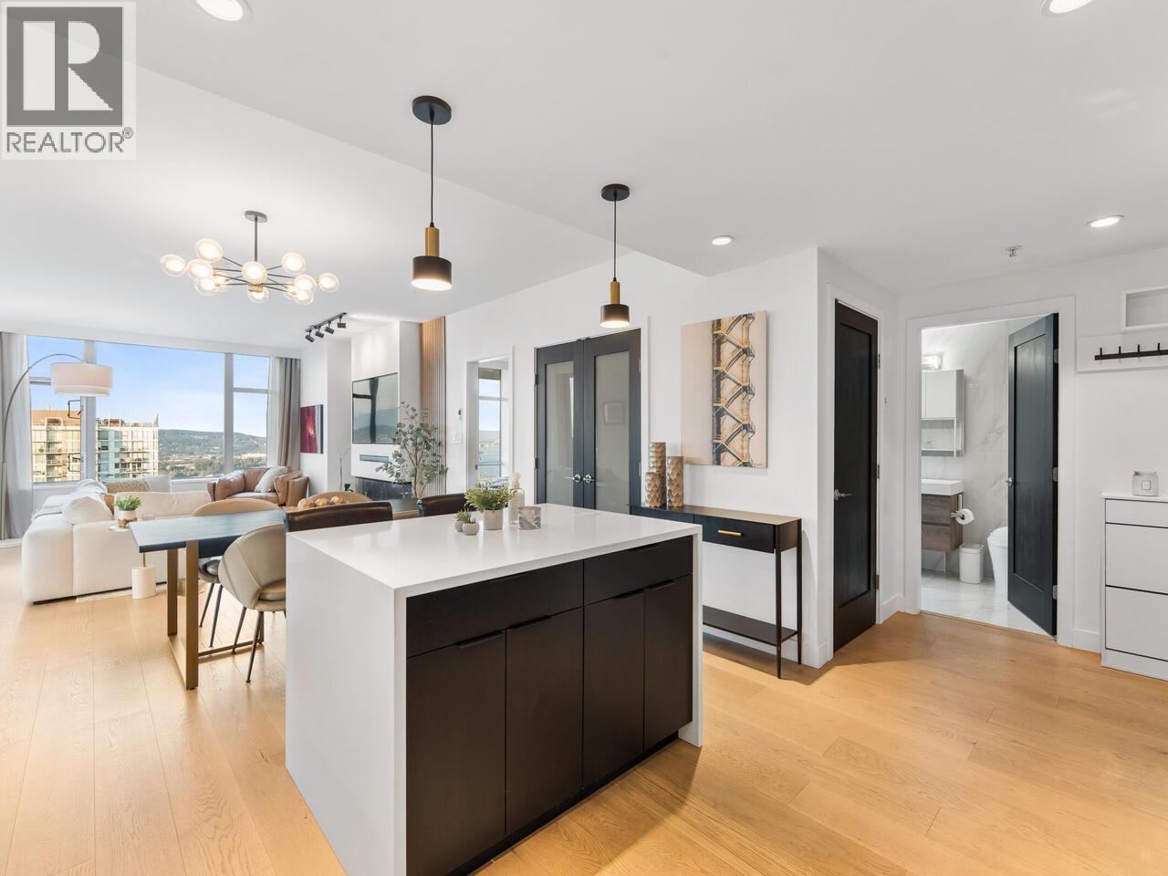 2301 280 ROSS DRIVE, New Westminster