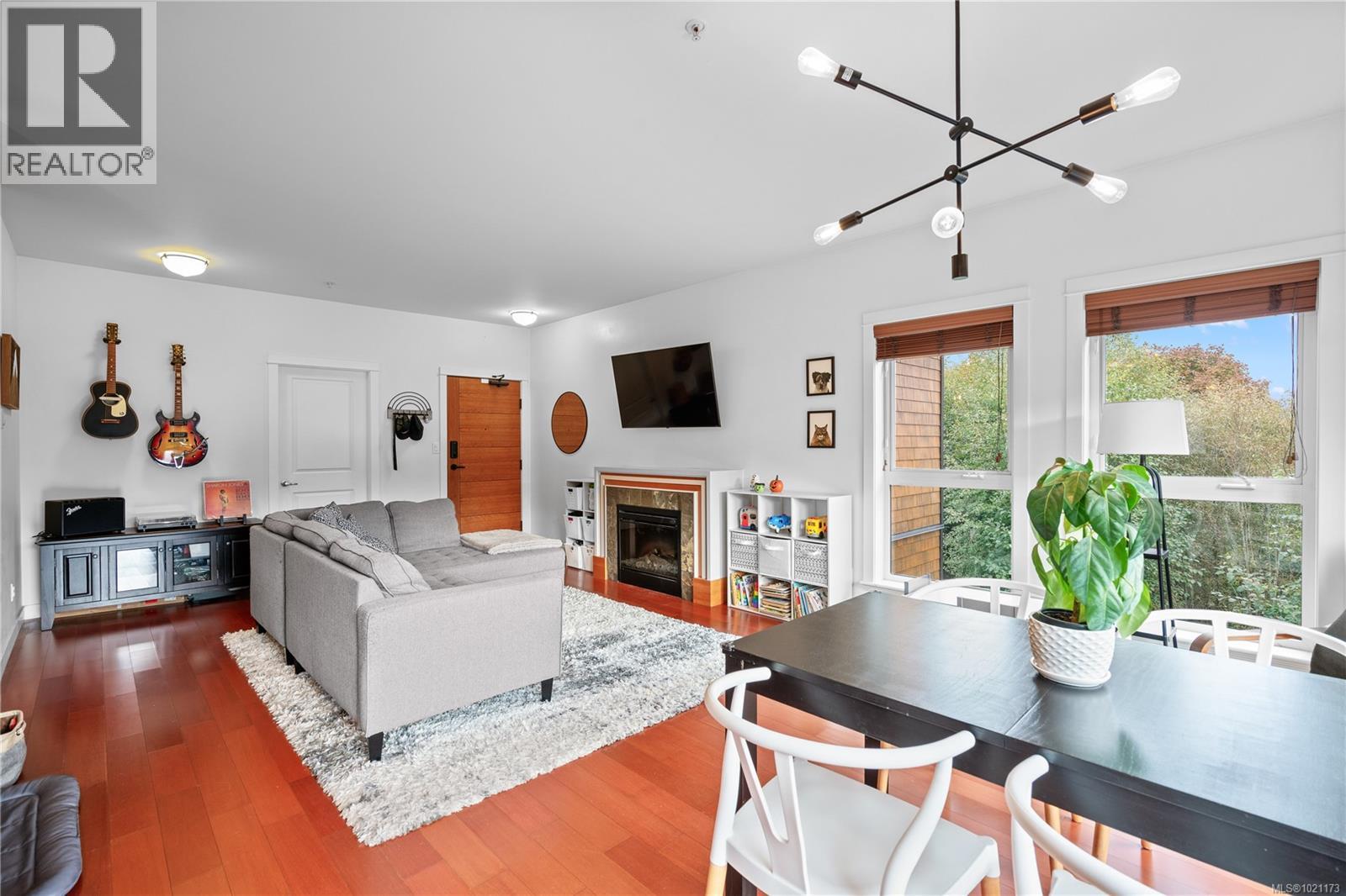 303 101 Nursery Hill Drive, View Royal