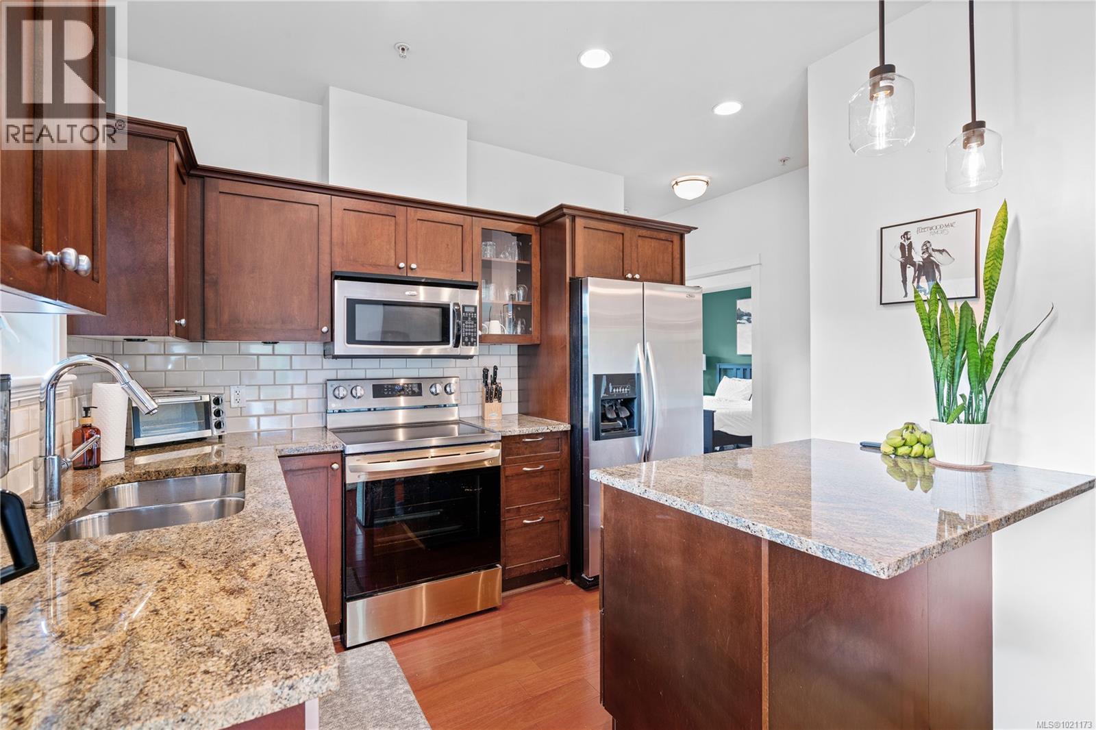 303 101 Nursery Hill Drive, View Royal