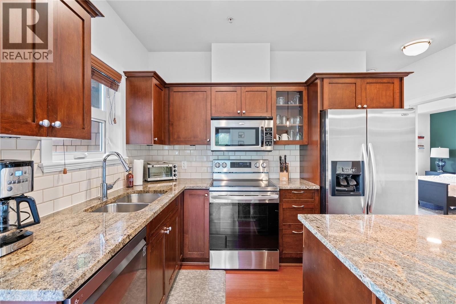 303 101 Nursery Hill Drive, View Royal