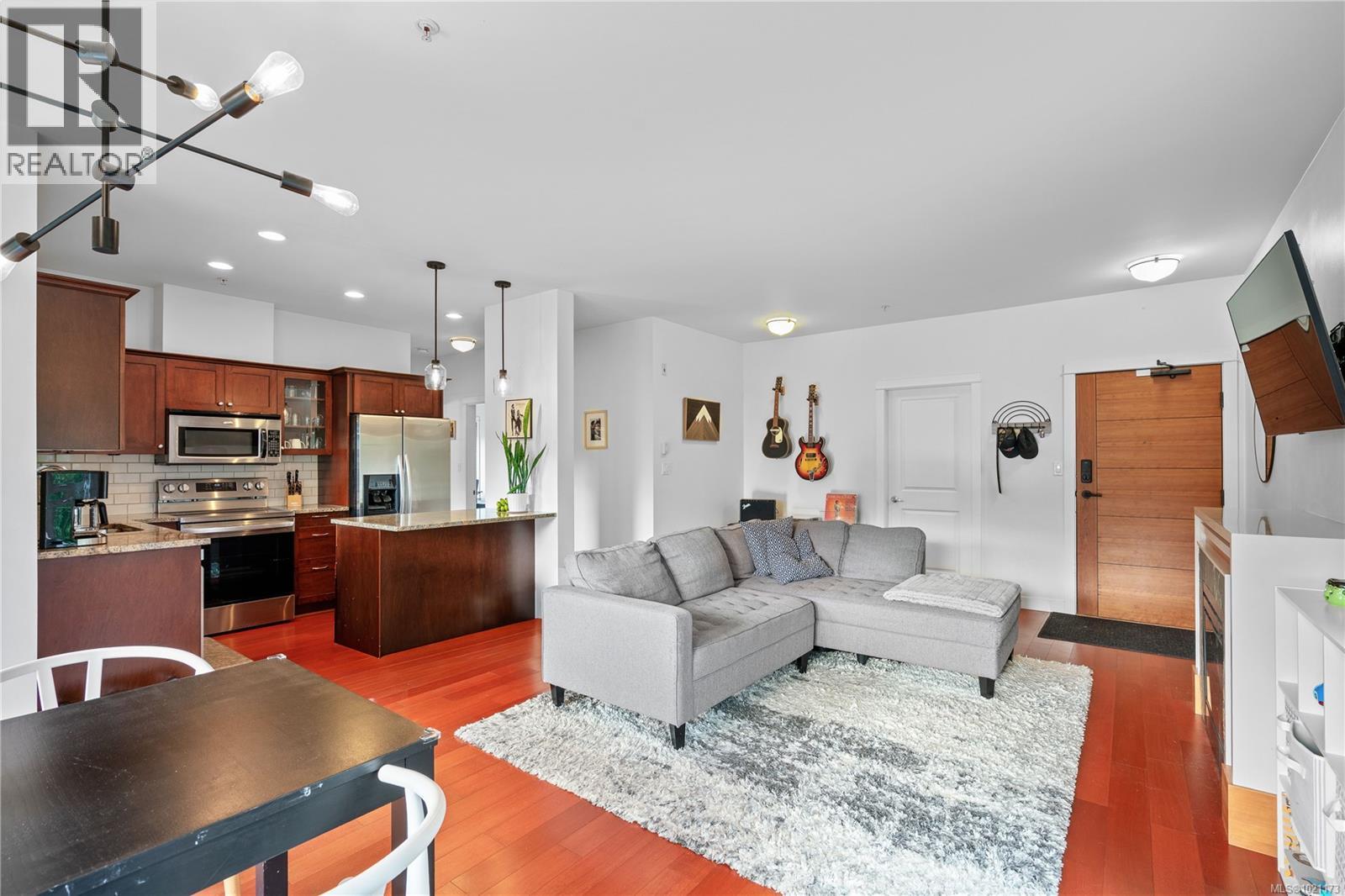 303 101 Nursery Hill Drive, View Royal