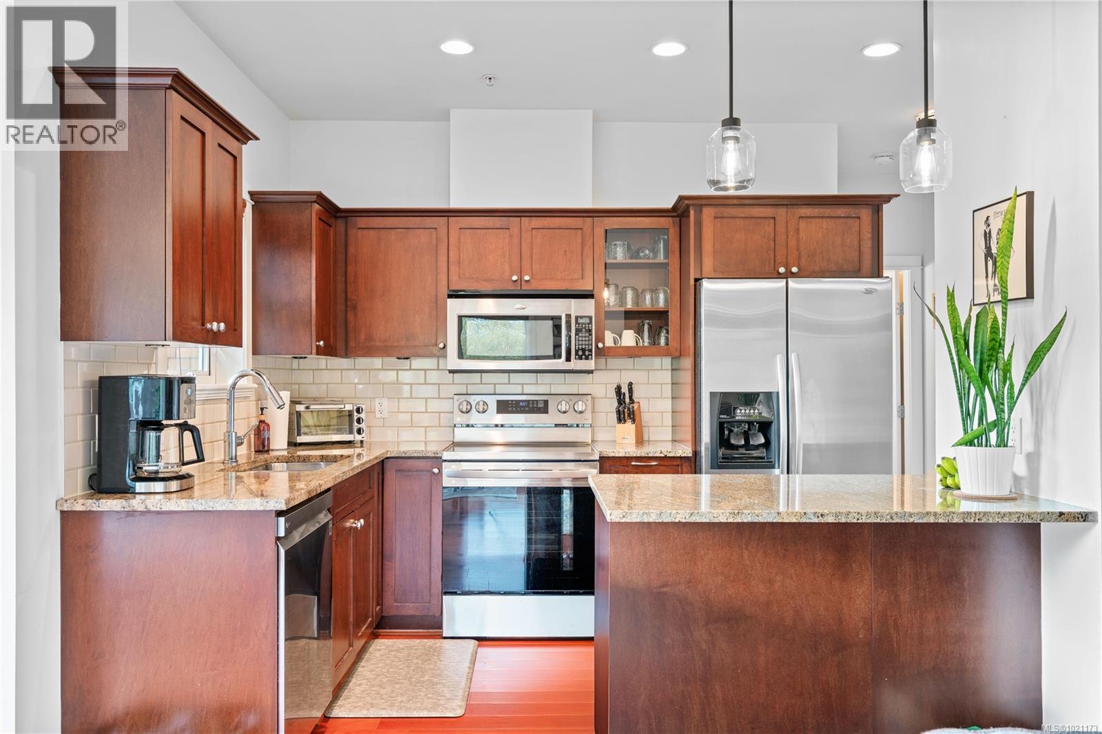 303 101 Nursery Hill Drive, View Royal