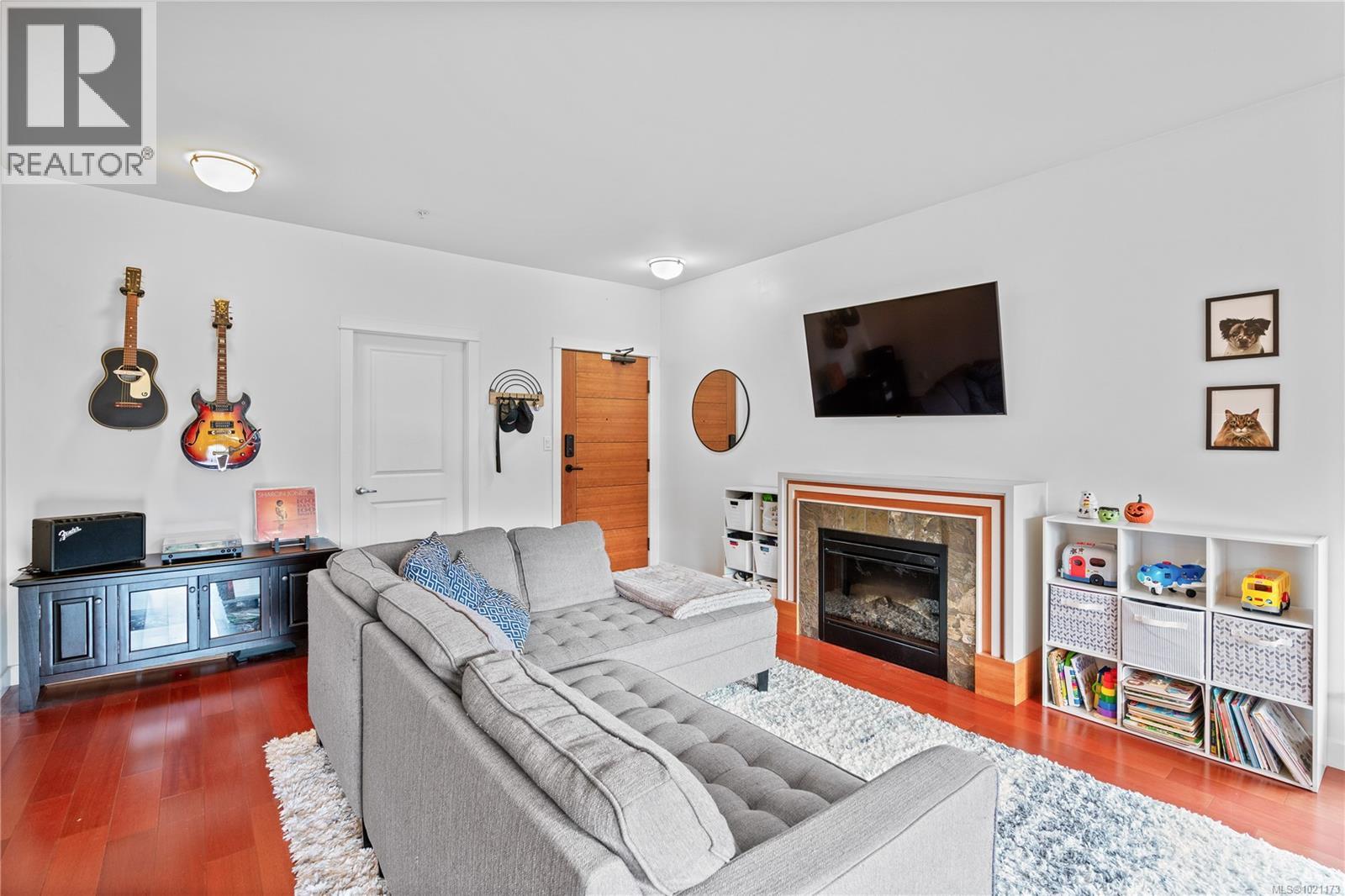 303 101 Nursery Hill Drive, View Royal