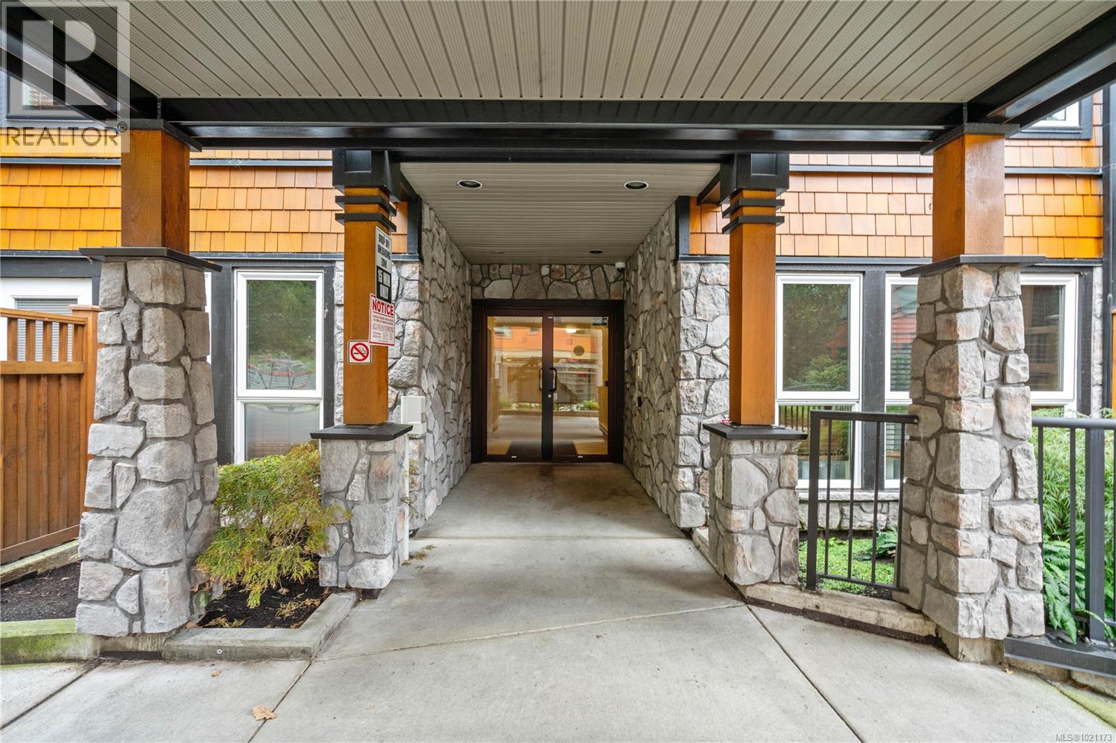 303 101 Nursery Hill Drive, View Royal