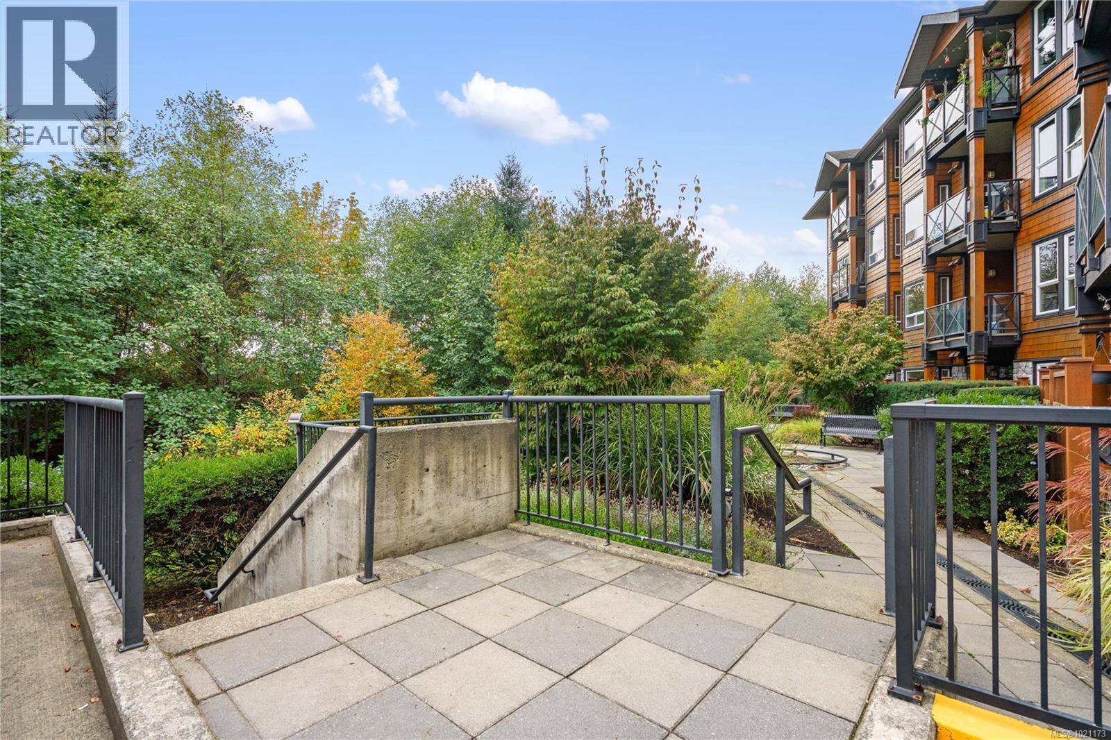 303 101 Nursery Hill Drive, View Royal