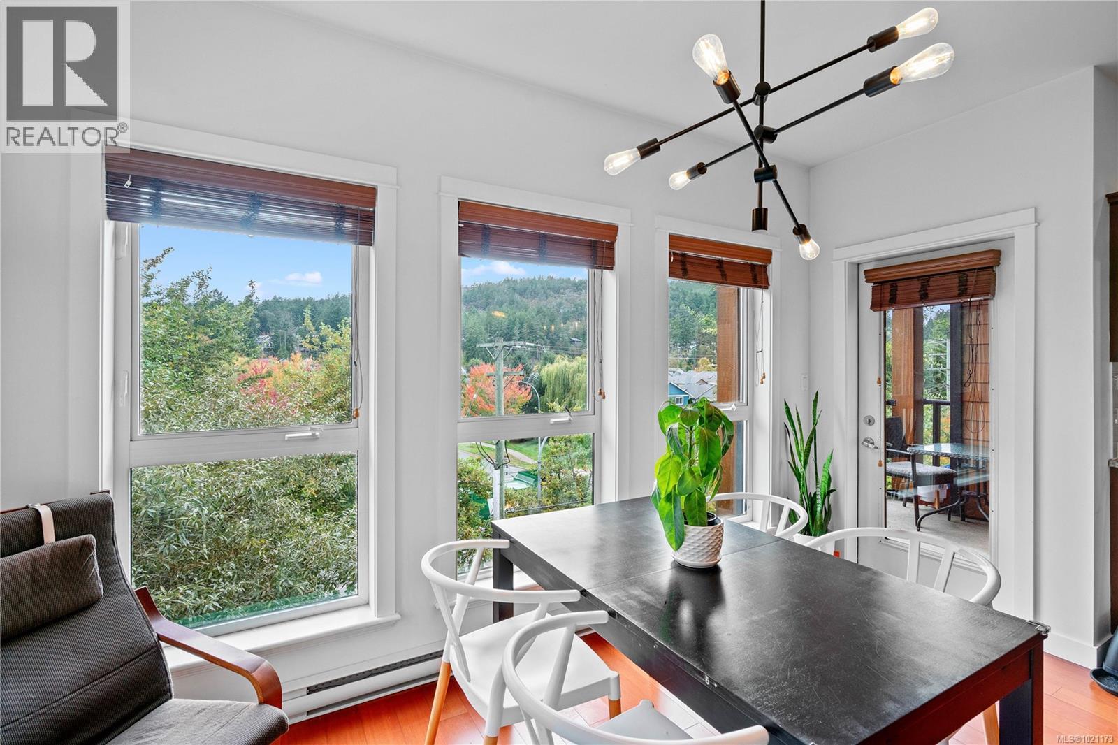 303 101 Nursery Hill Drive, View Royal