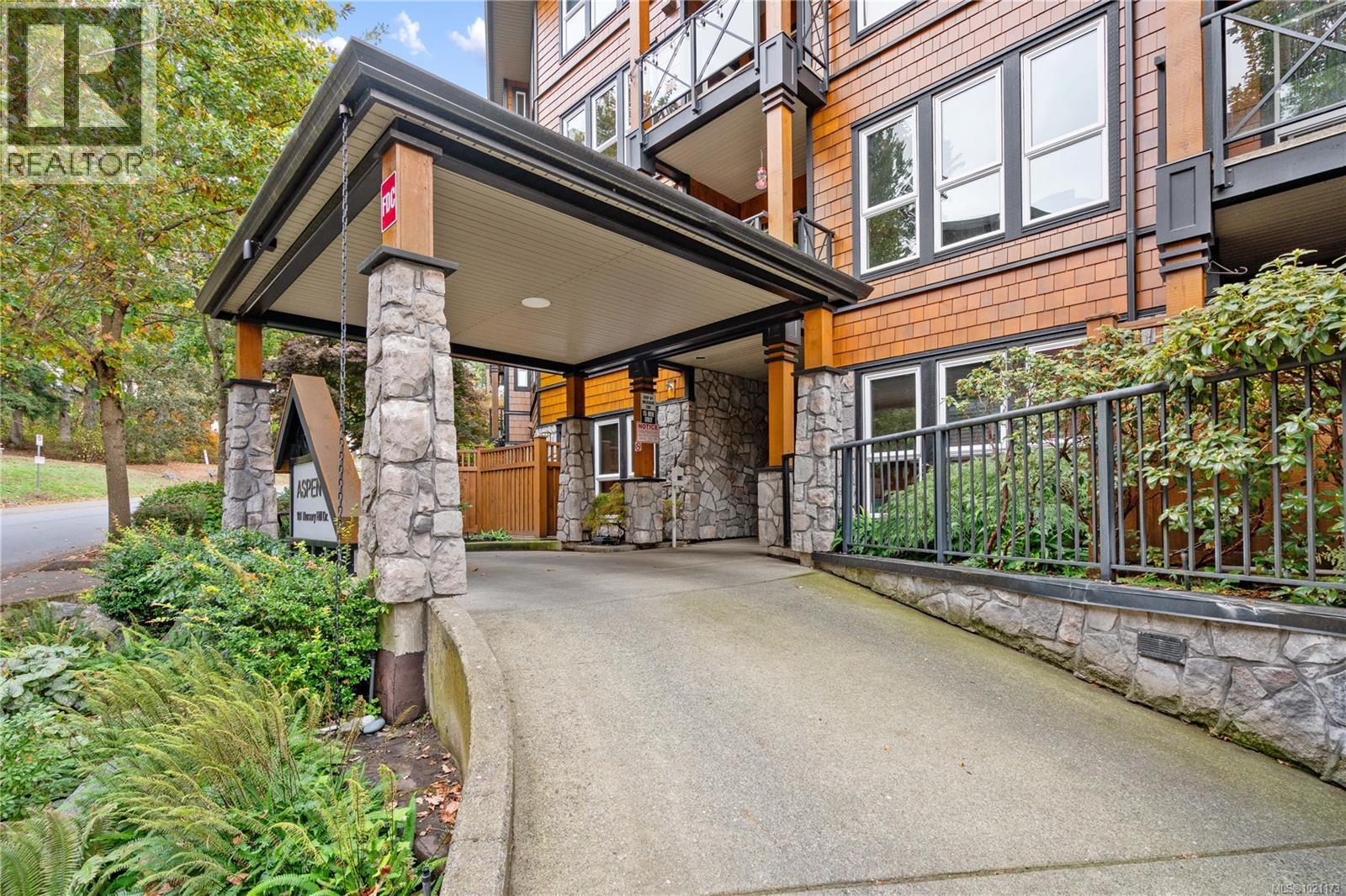 303 101 Nursery Hill Drive, View Royal