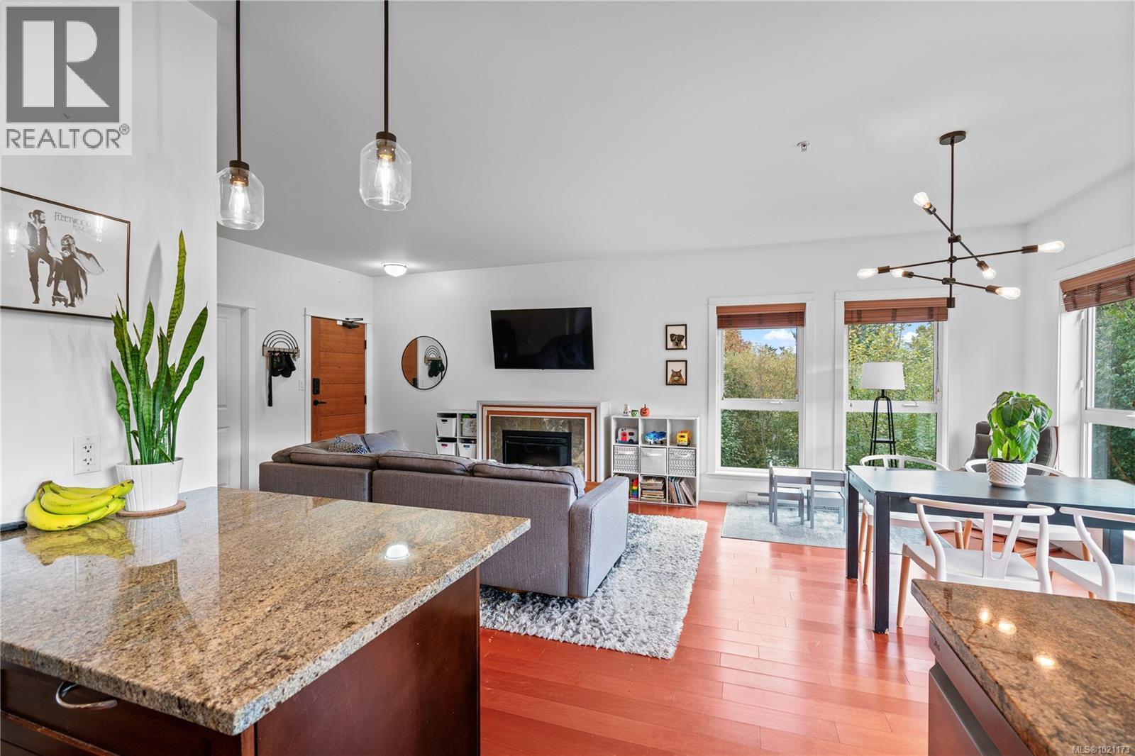 303 101 Nursery Hill Drive, View Royal