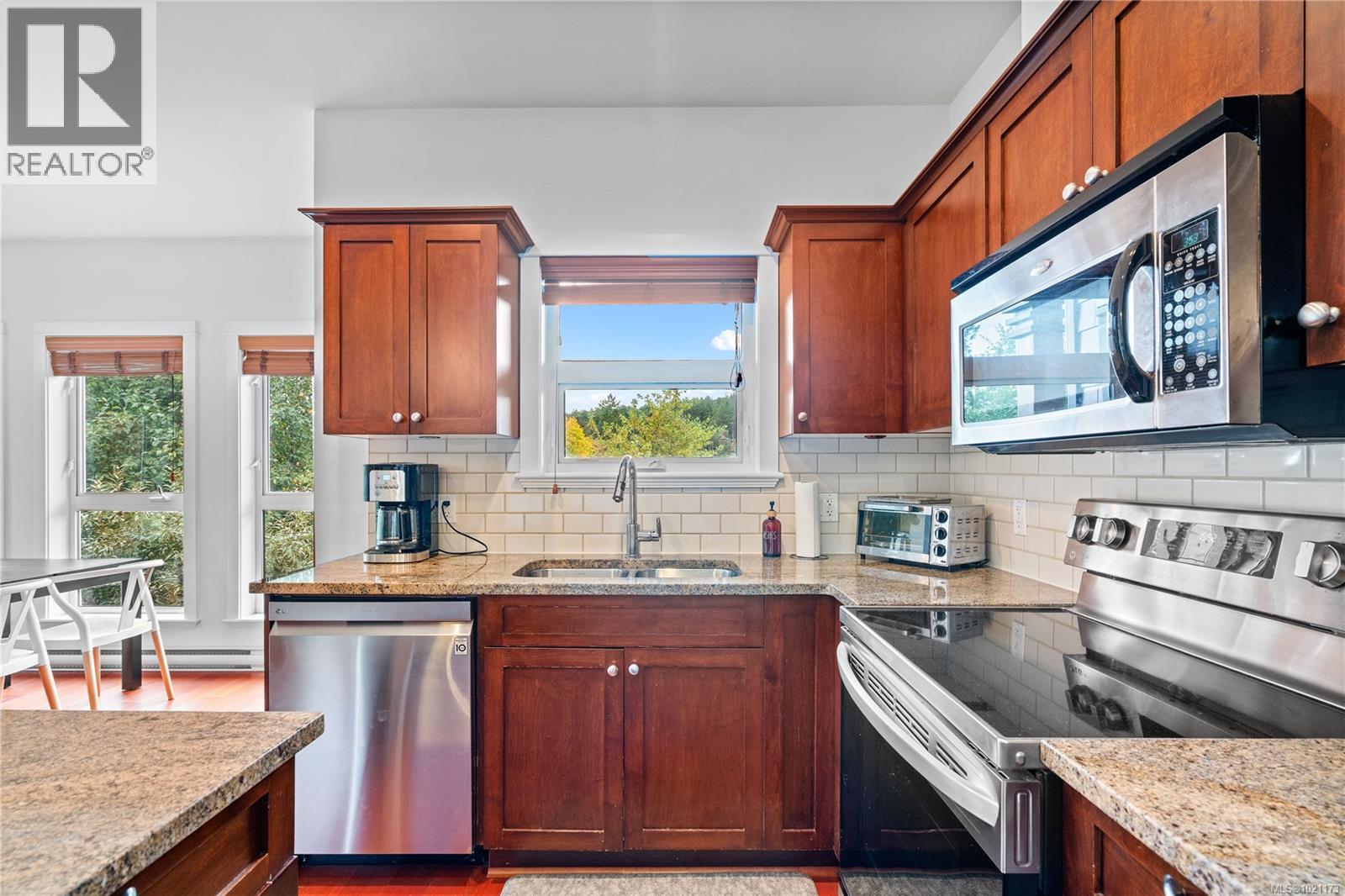 303 101 Nursery Hill Drive, View Royal