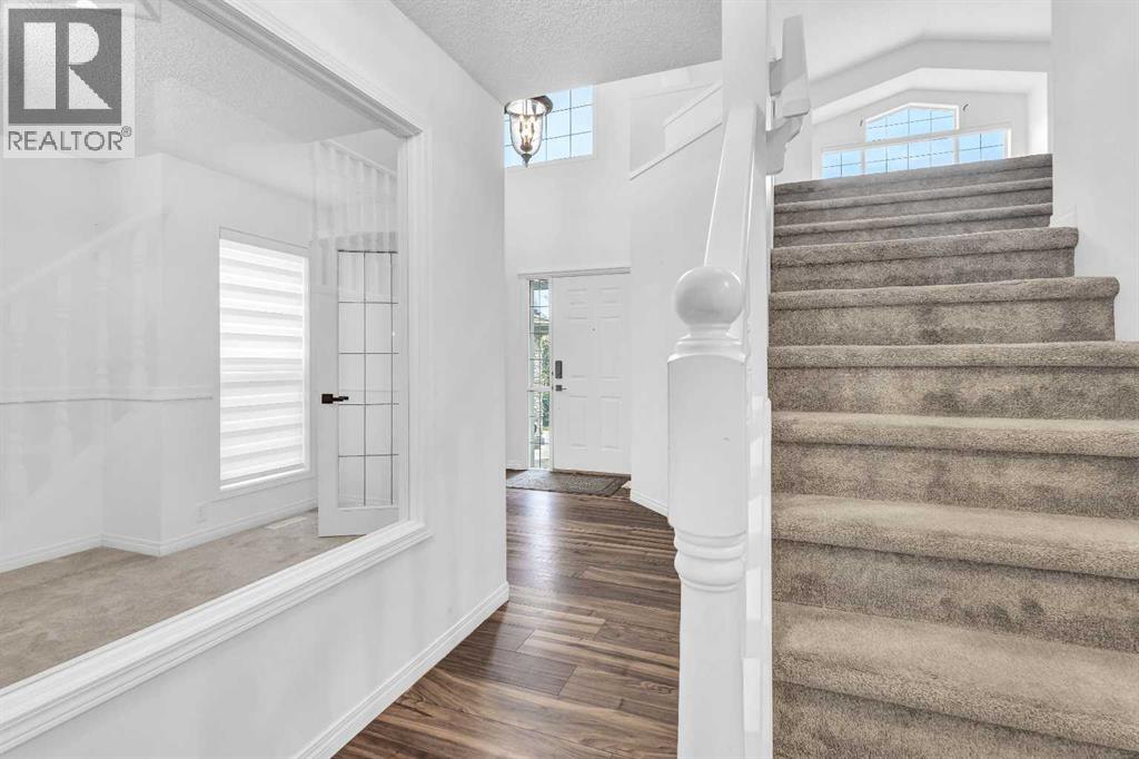 Single Family House for Sale in  Springbank Place SW Springbank Hill Calgary 