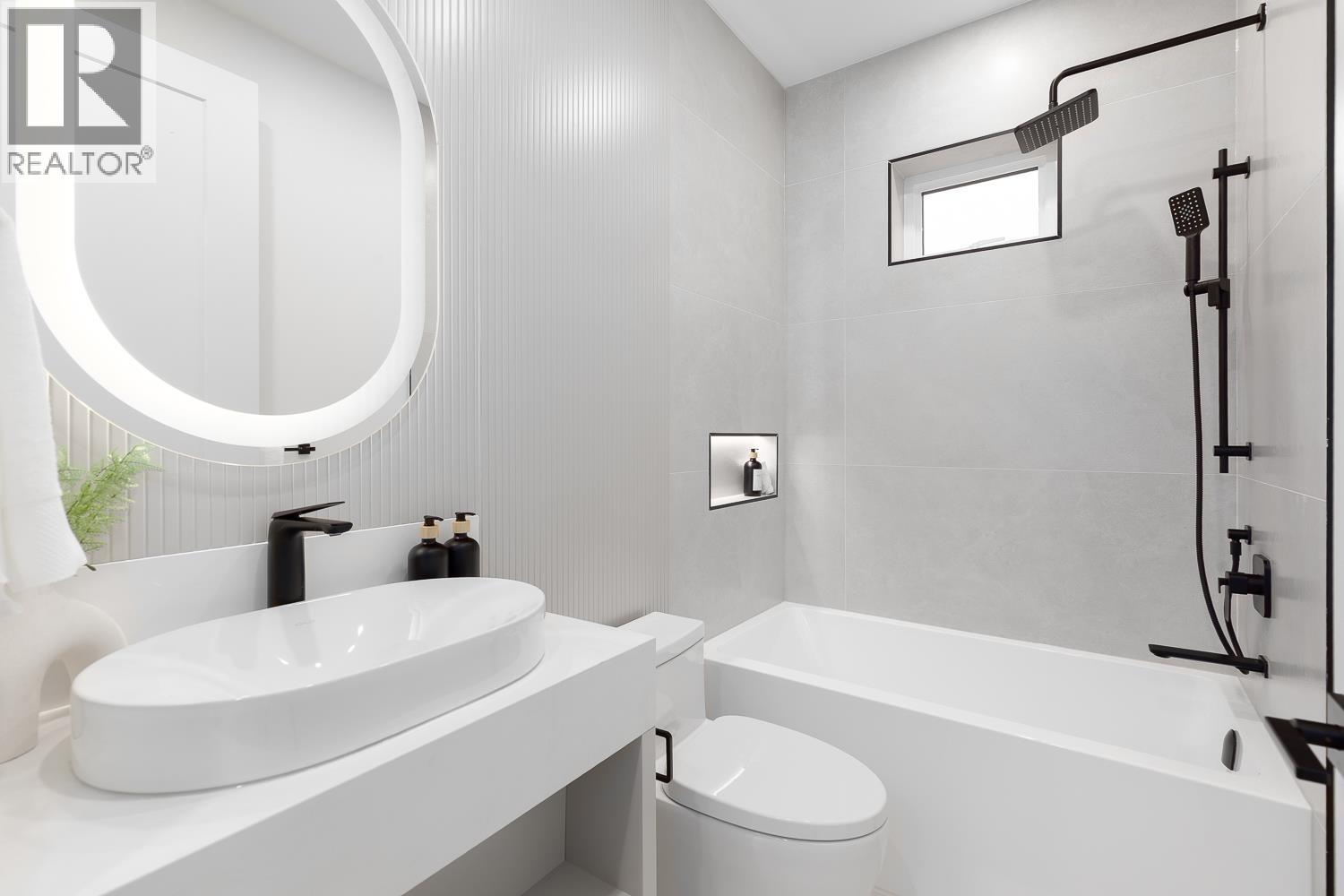 3 2976 W 13TH AVENUE, Vancouver