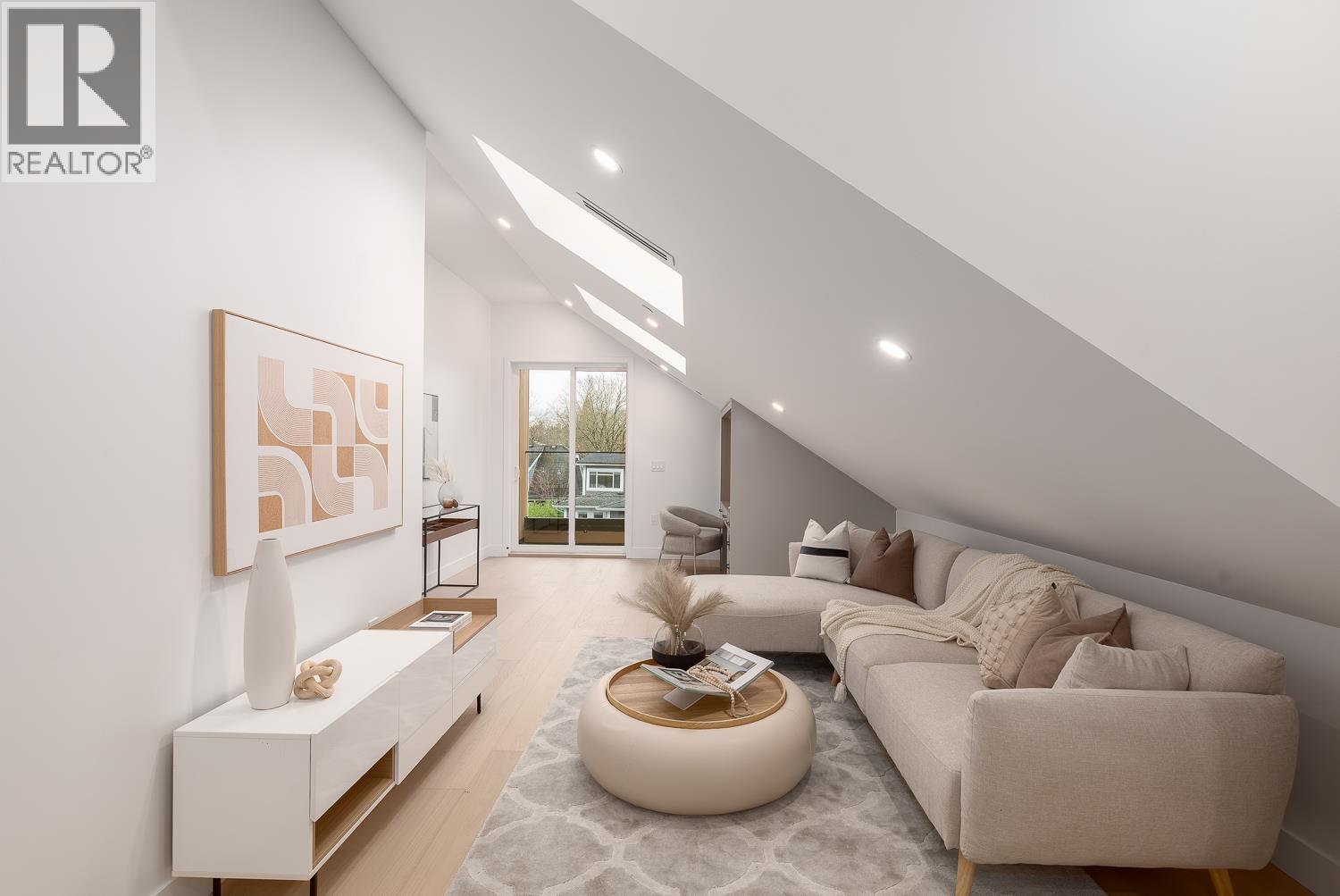 3 2976 W 13TH AVENUE, Vancouver