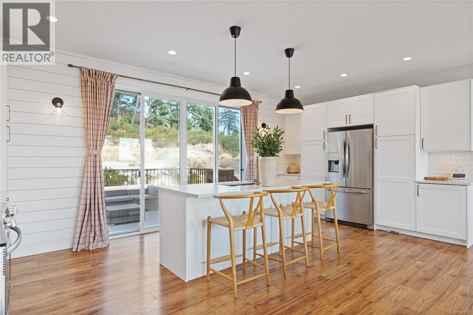 2316 Mountain Heights Dr, Sooke