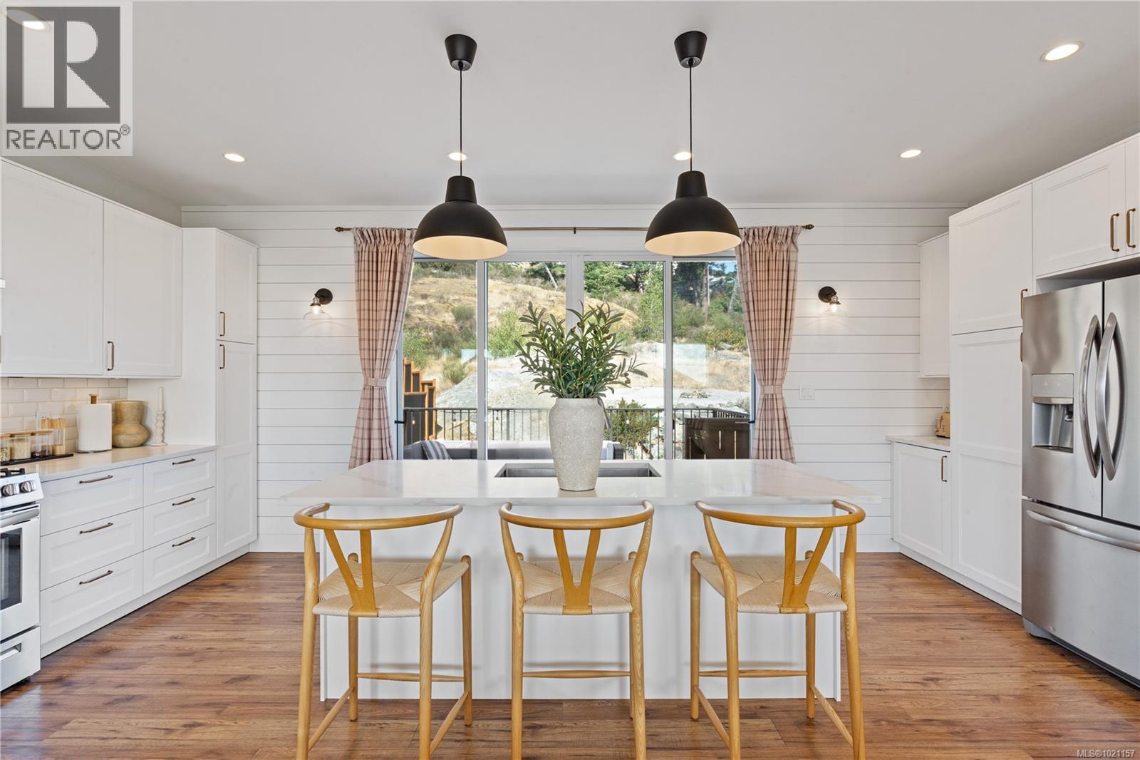 2316 Mountain Heights Dr, Sooke