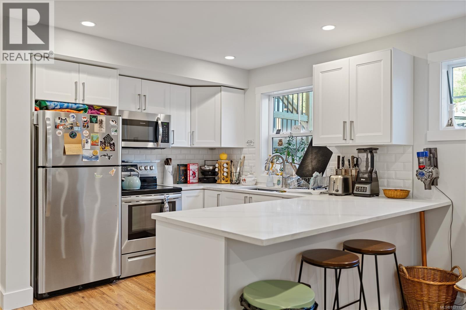 2316 Mountain Heights Dr, Sooke