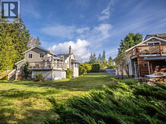 4989 FERNWOOD AVE, Powell River