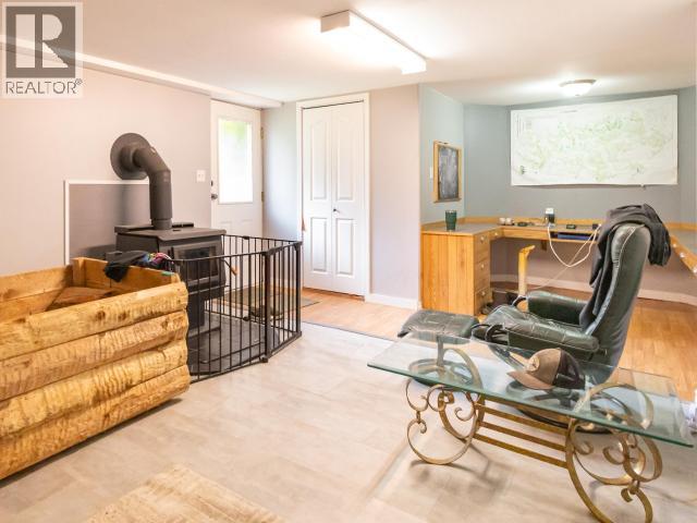 4989 FERNWOOD AVE, Powell River