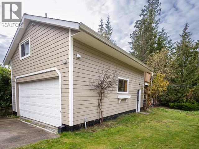 4989 FERNWOOD AVE, Powell River