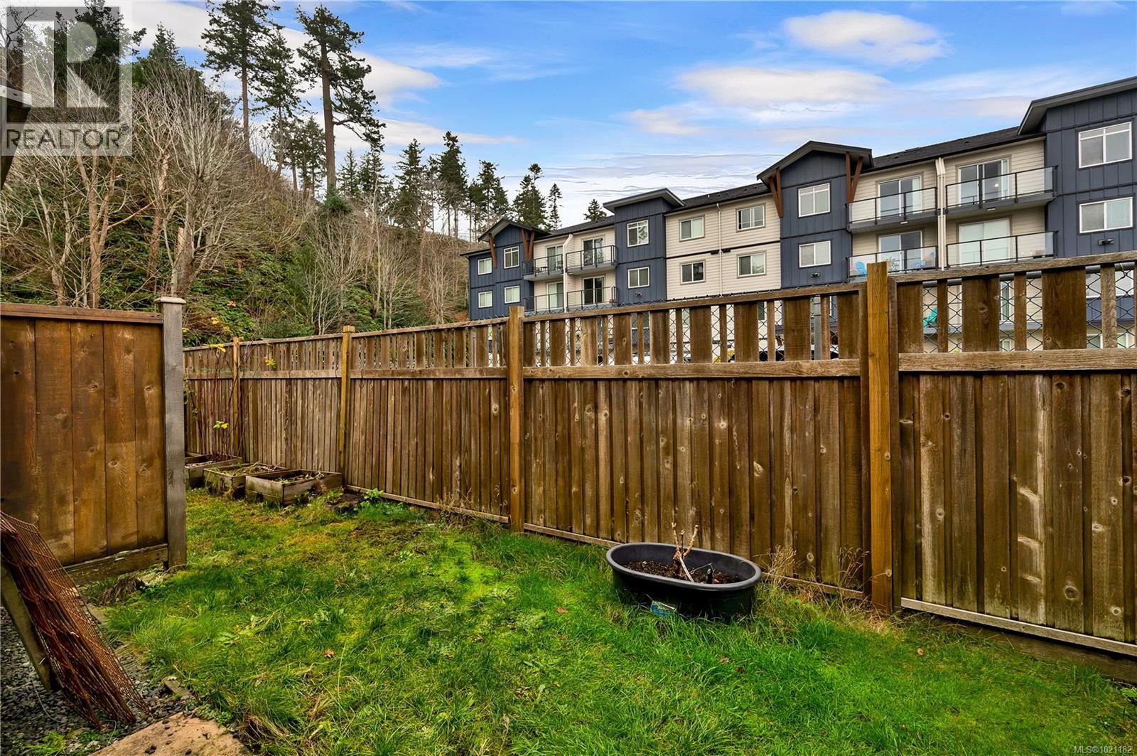 105 824 Island Hwy S, Campbell River