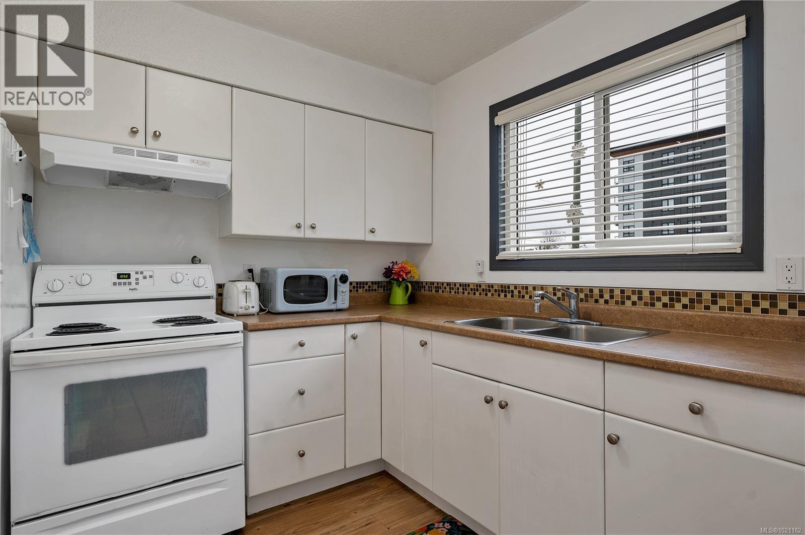 105 824 Island Hwy S, Campbell River