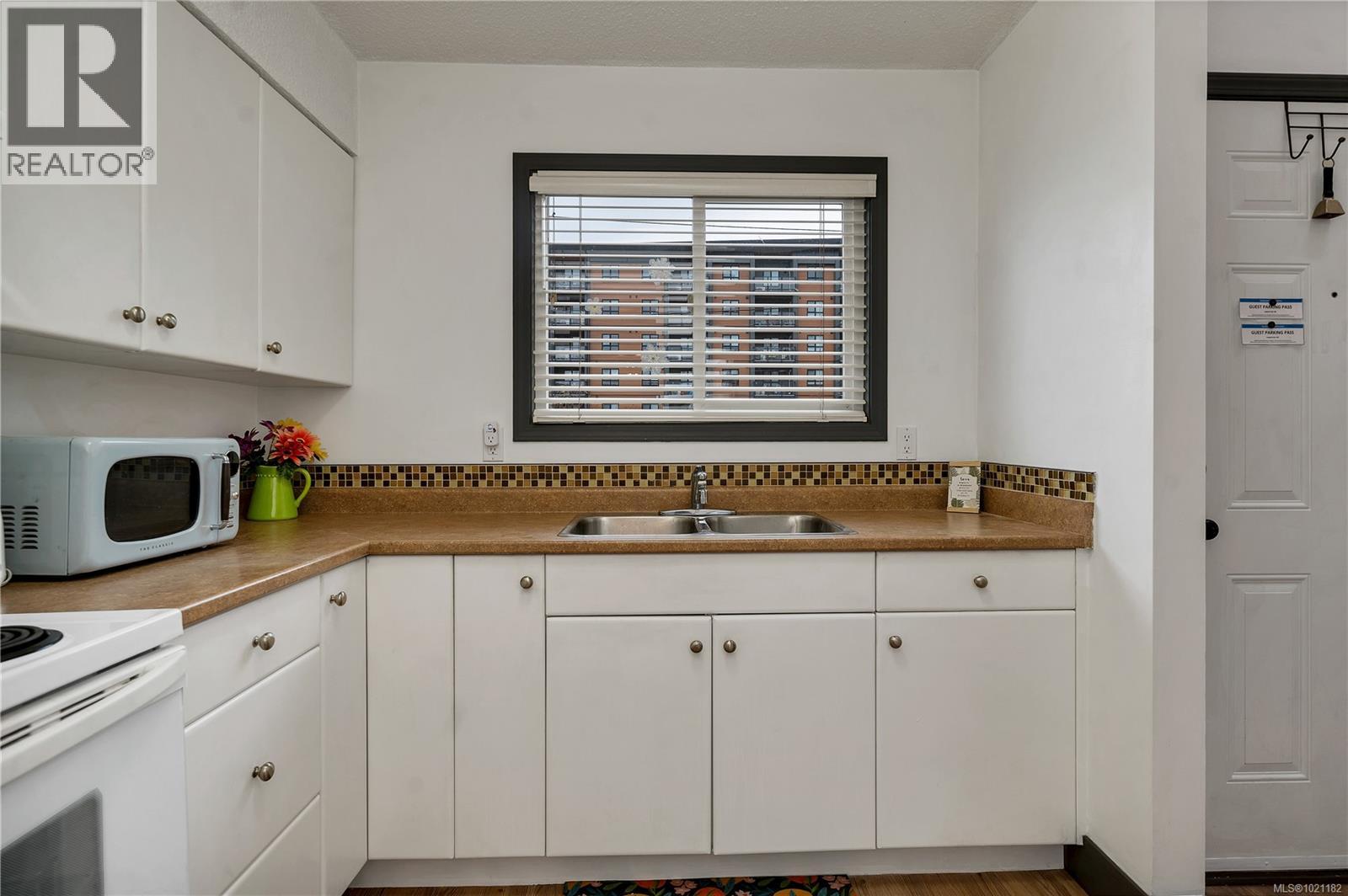 105 824 Island Hwy S, Campbell River