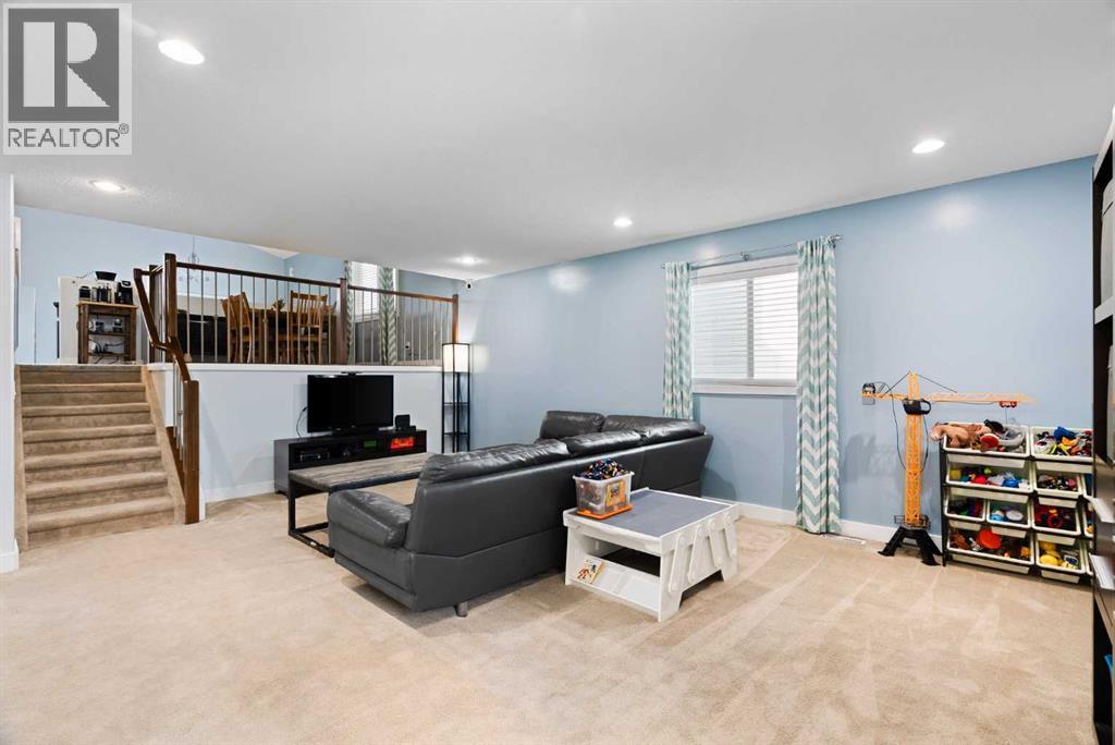 121 Snowy Owl Way, Fort McMurray