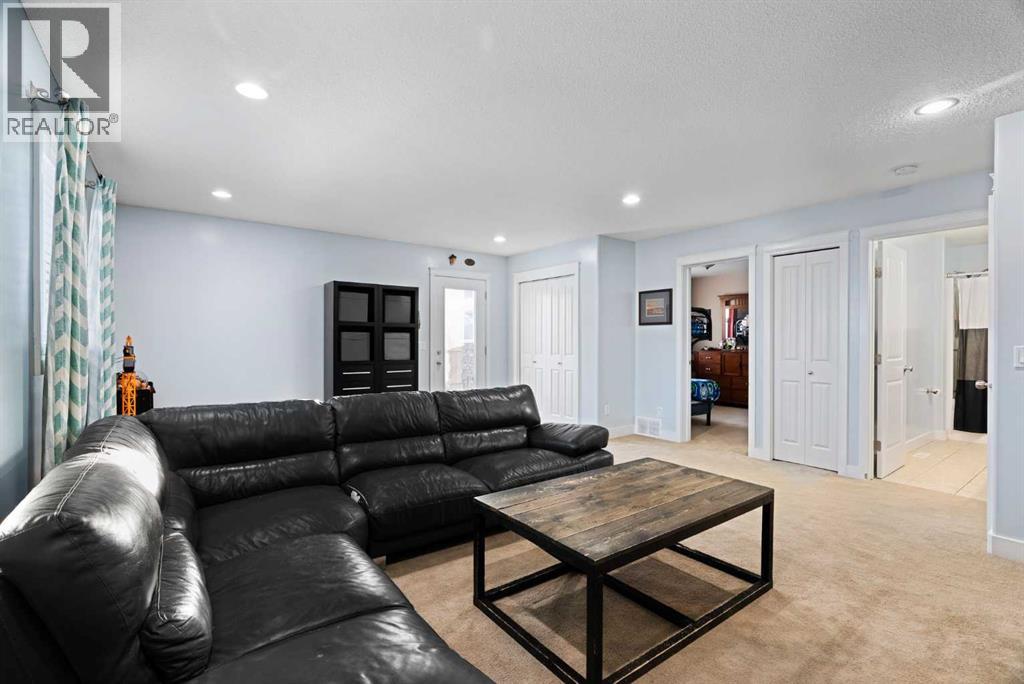 121 Snowy Owl Way, Fort McMurray