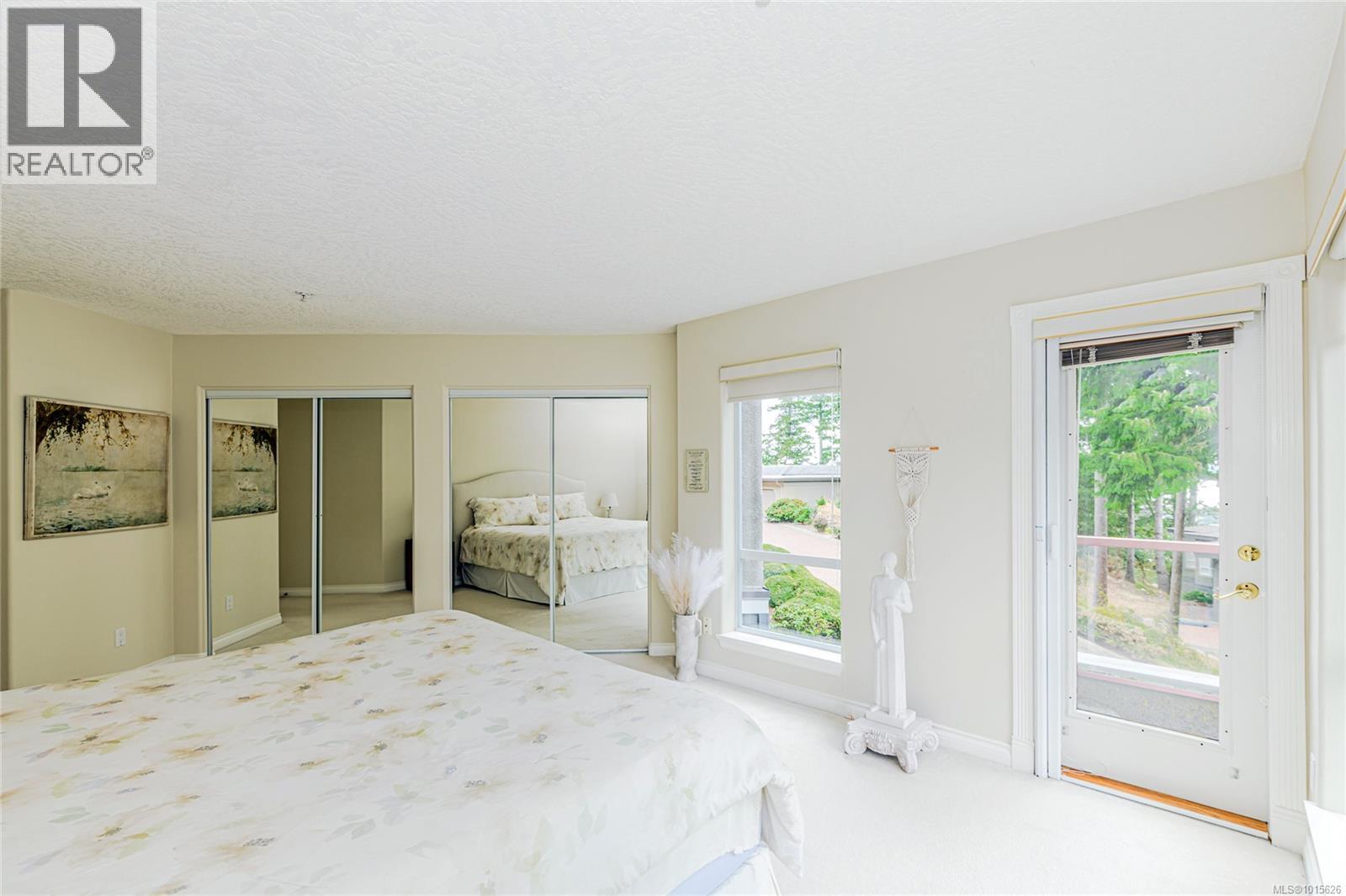 201 940 Boulderwood Rise, Saanich