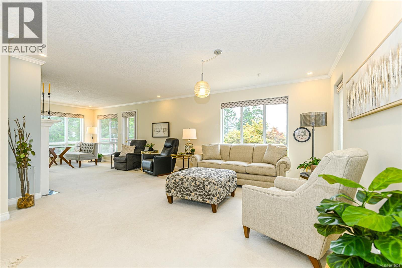 201 940 Boulderwood Rise, Saanich
