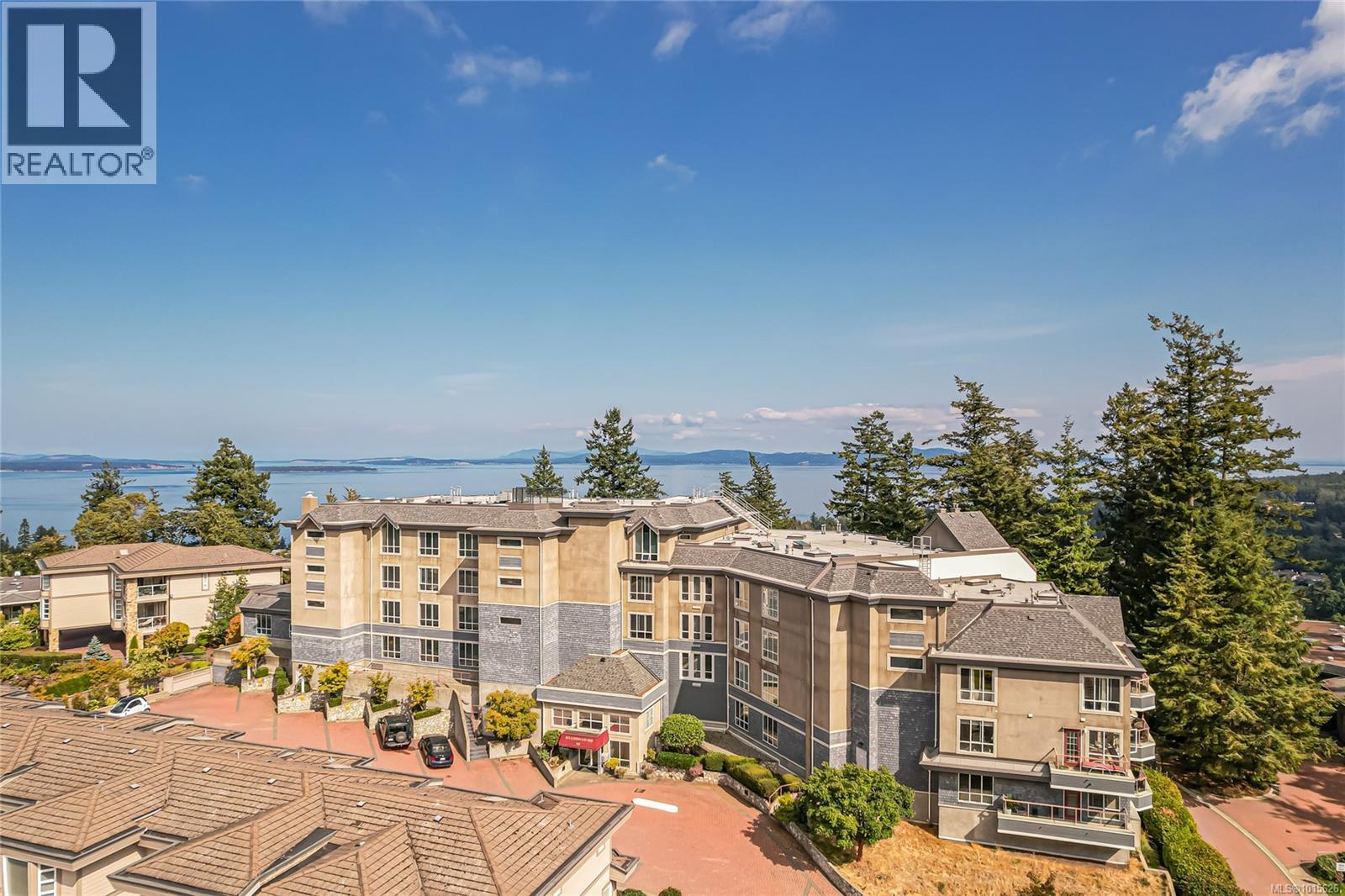 201 940 Boulderwood Rise, Saanich