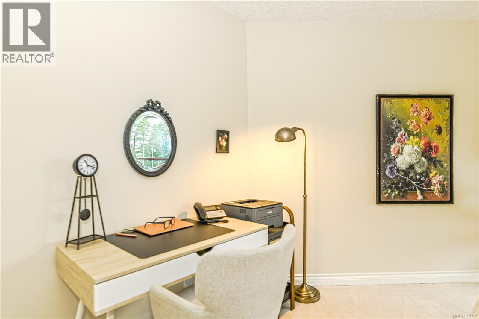 201 940 Boulderwood Rise, Saanich