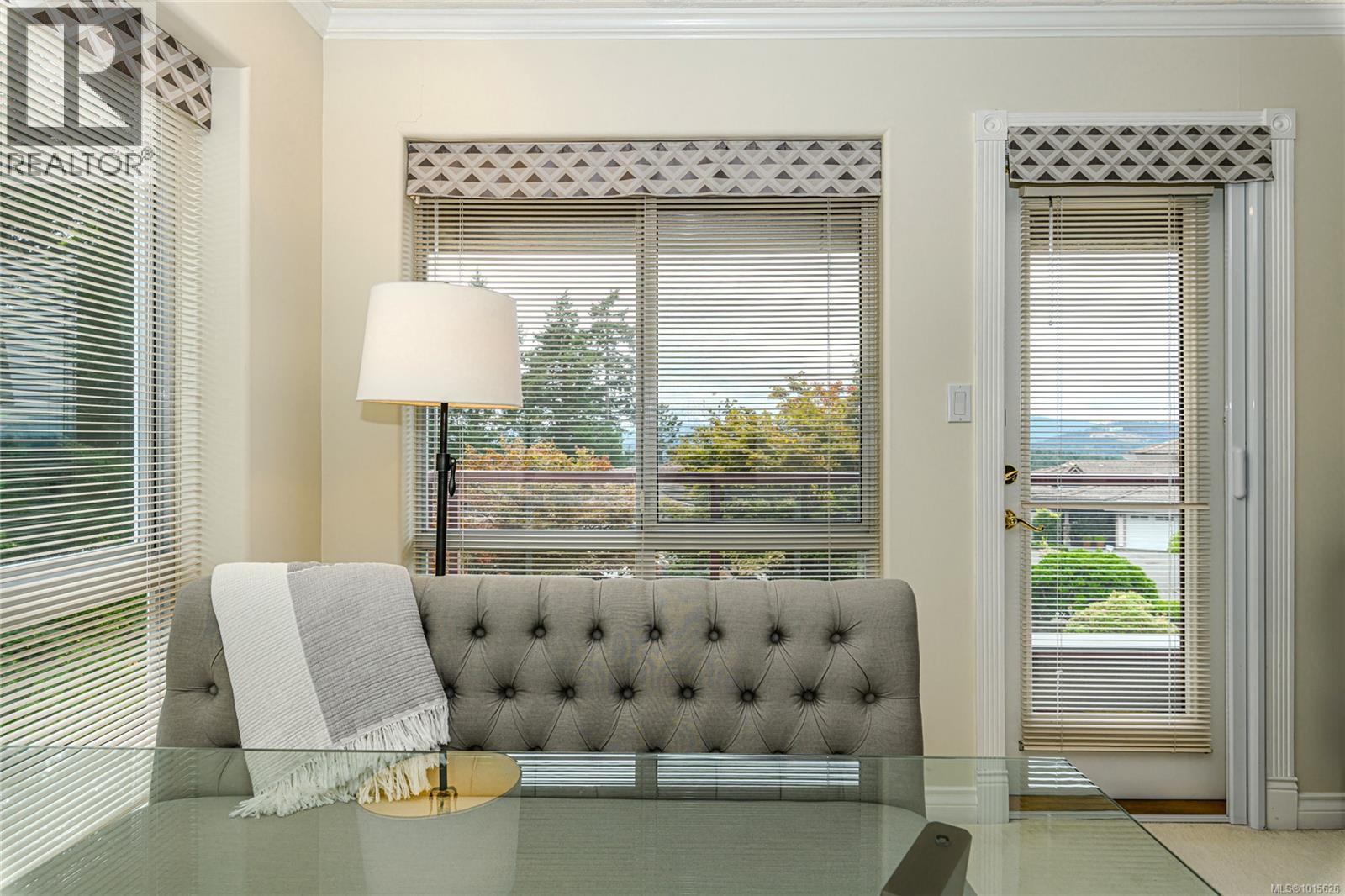 201 940 Boulderwood Rise, Saanich