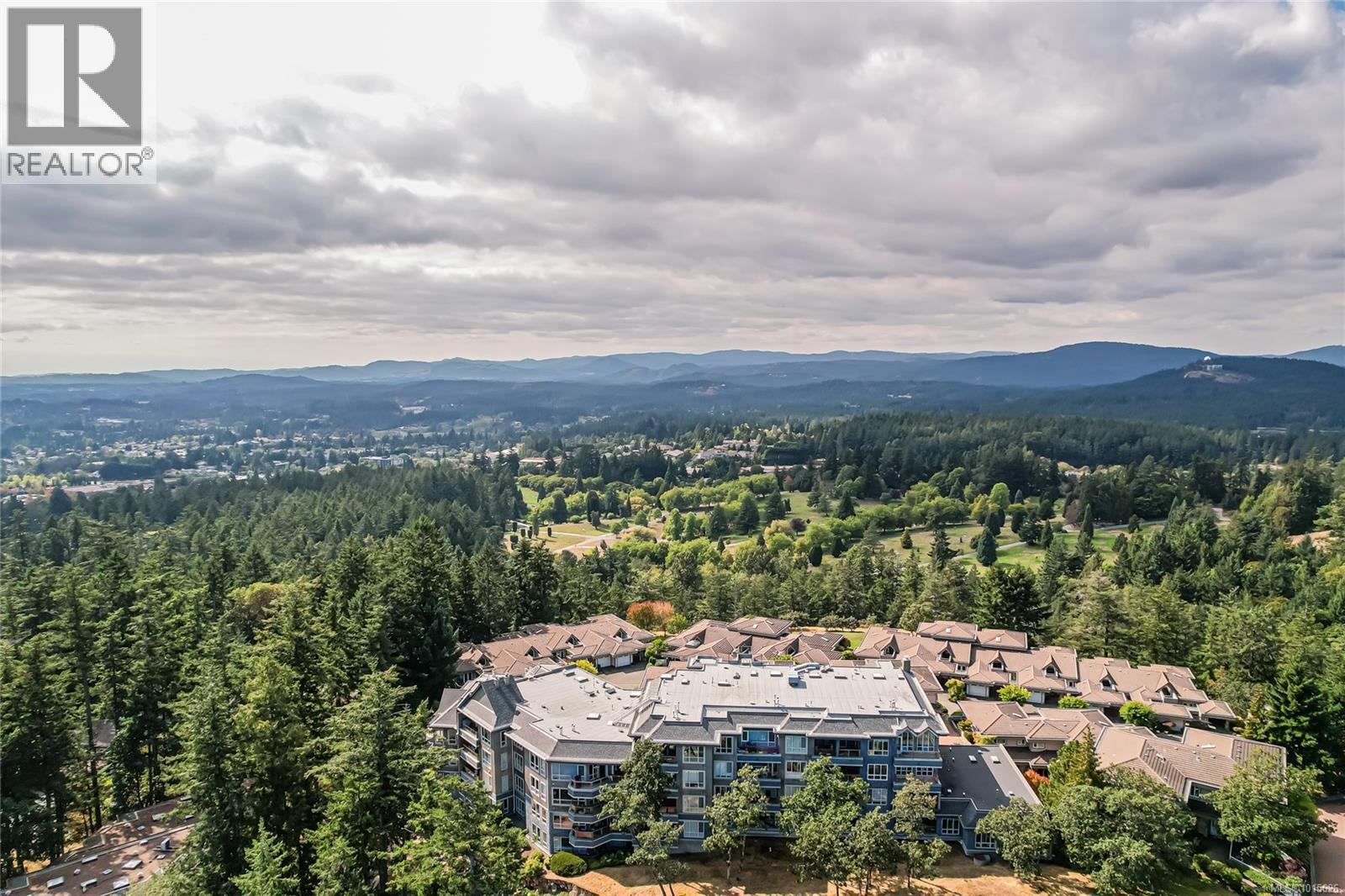 201 940 Boulderwood Rise, Saanich