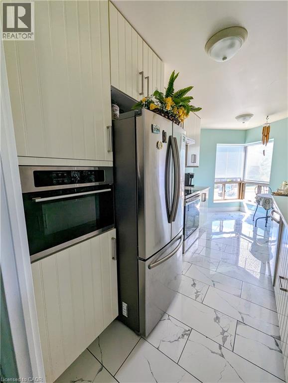 #407 300 KEATS WAY - 22