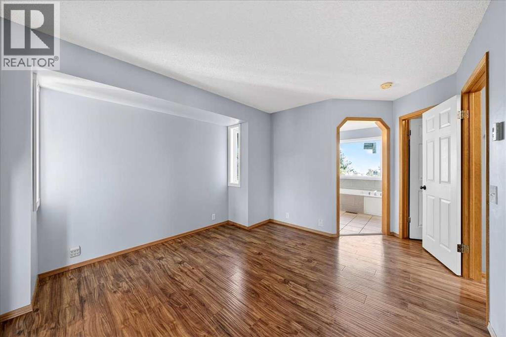 Single Family House for Sale in  Macewan Park Rise NW MacEwan Glen Calgary 