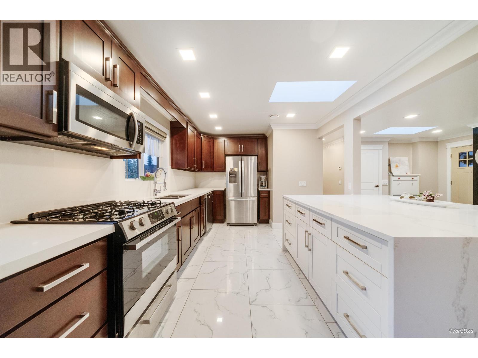 922 SEACREST COURT, Port Moody