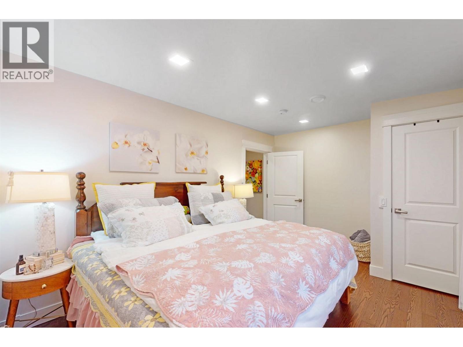 922 SEACREST COURT, Port Moody